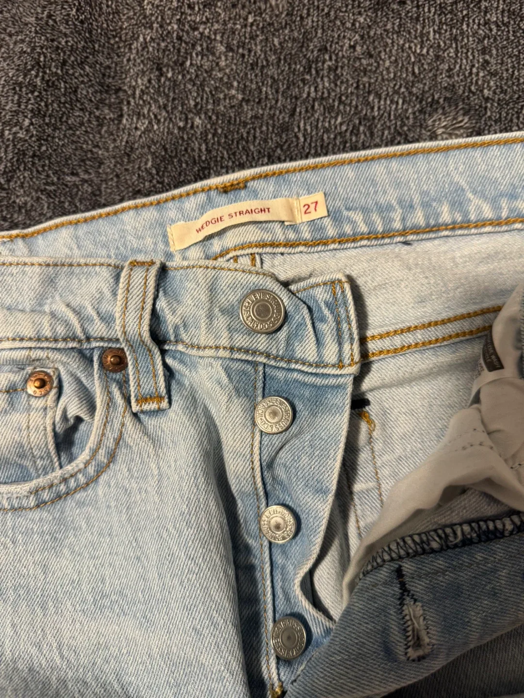 Levi's Wedgie Straight Jeans - Size 27 image indicator(4)