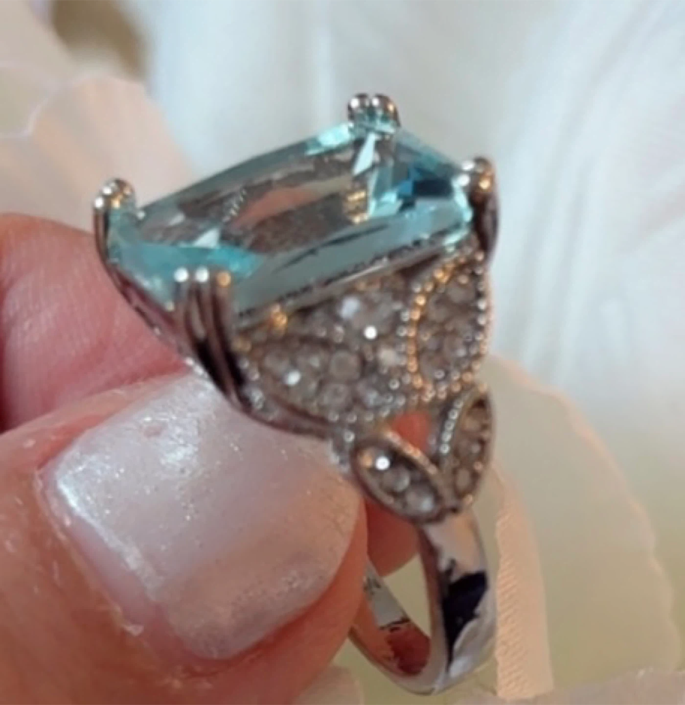 Stunning Sterling Silver Ring with Blue Stone! Size 7 - photo 3