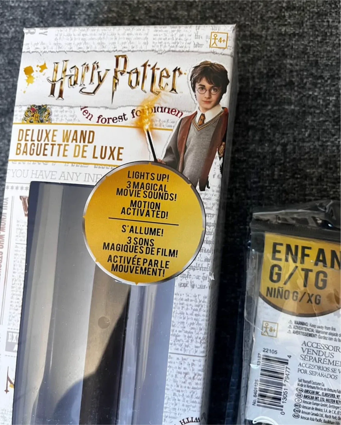 Harry Potter Slytherin Robe & Wand Set image indicator(3)