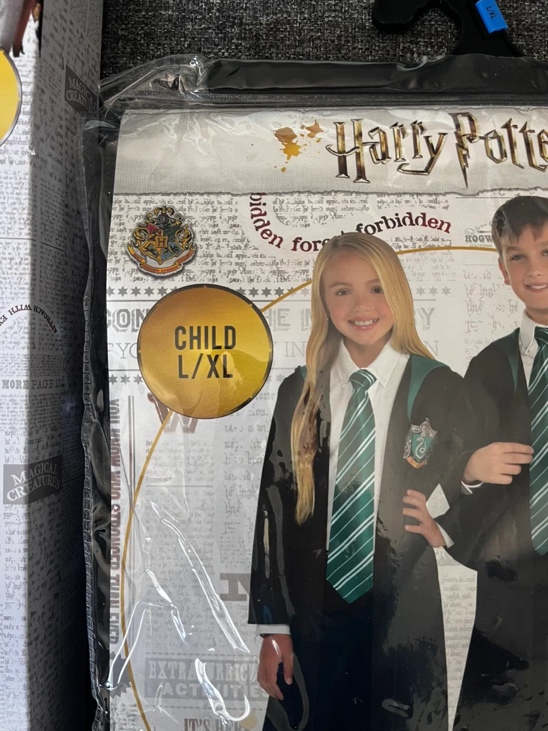 Harry Potter Slytherin Robe & Wand Set image indicator(7)