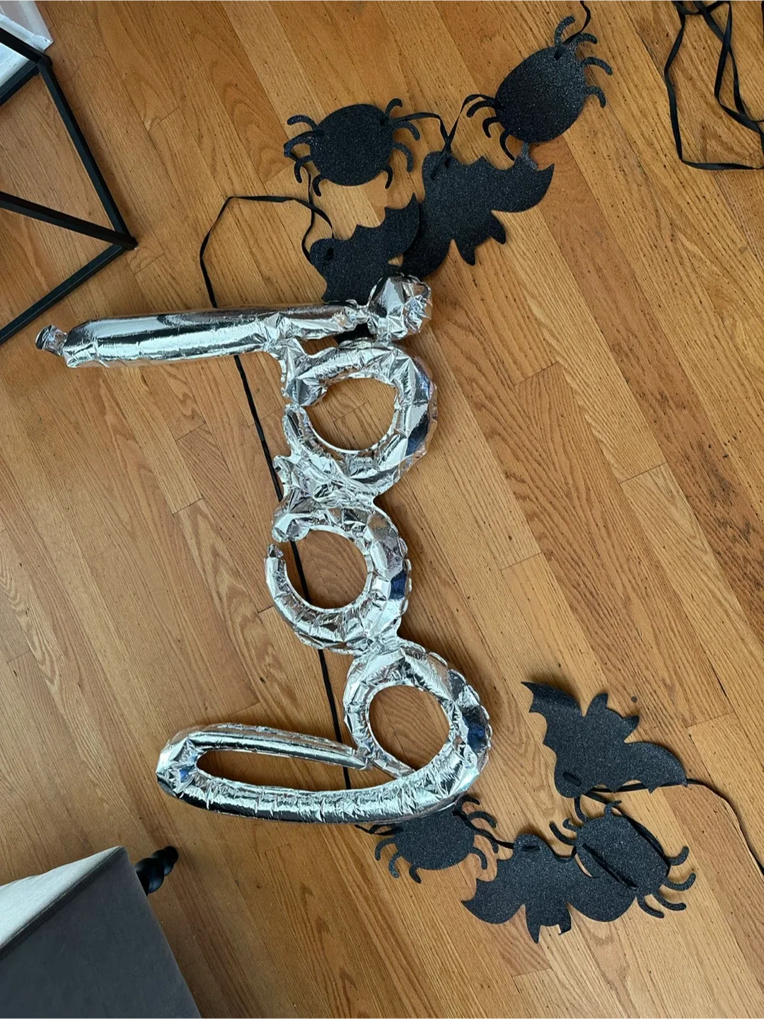 Halloween Bat Garland & 'BOO' Balloon thumbnail