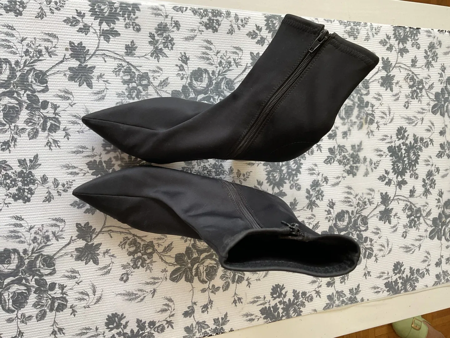 Siren Black Ankle Boots - Size 6 thumbnail