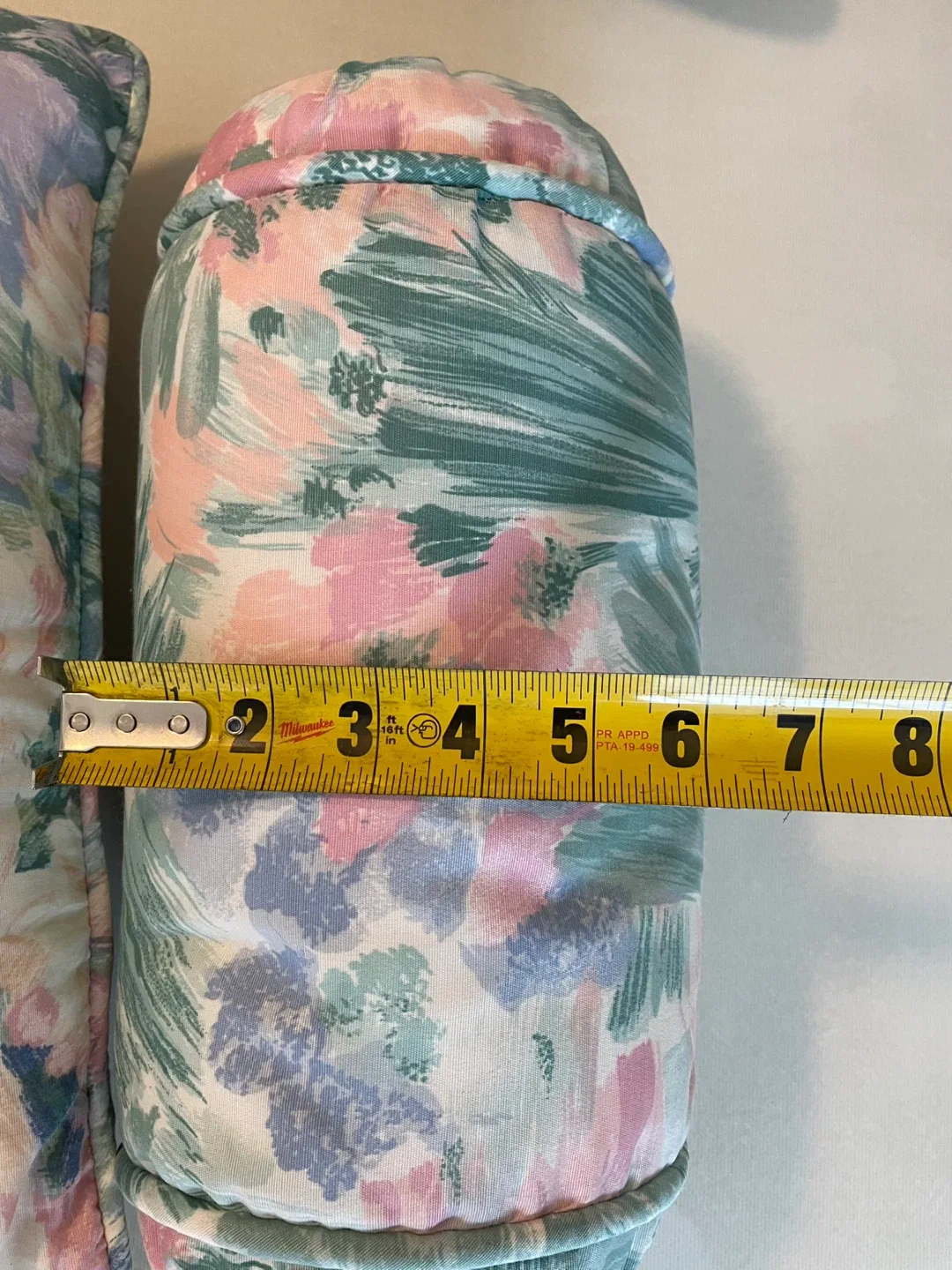 Three Decor Cushions image indicator(6)