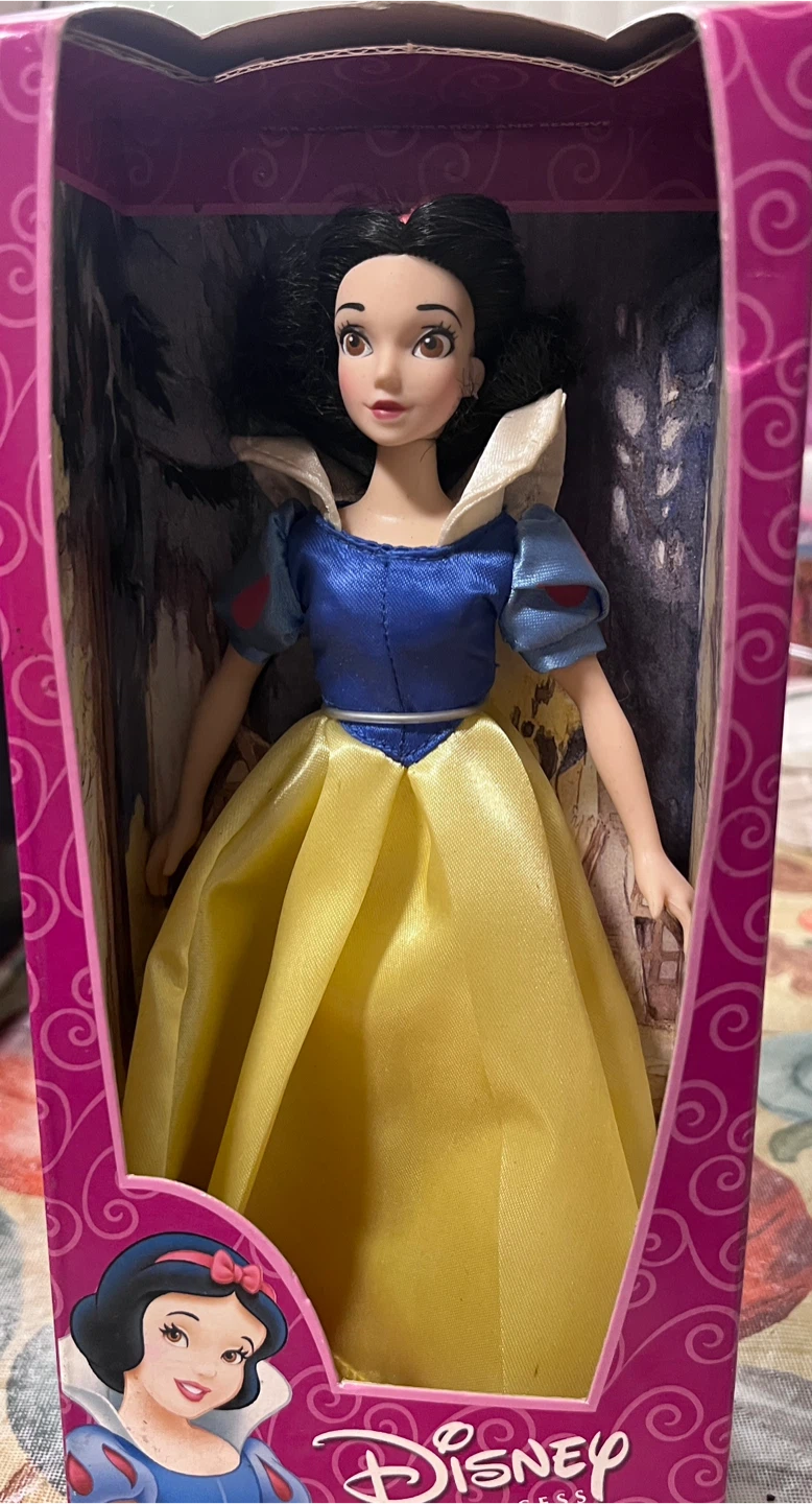 Disney Princess Snow White Doll - New in Box