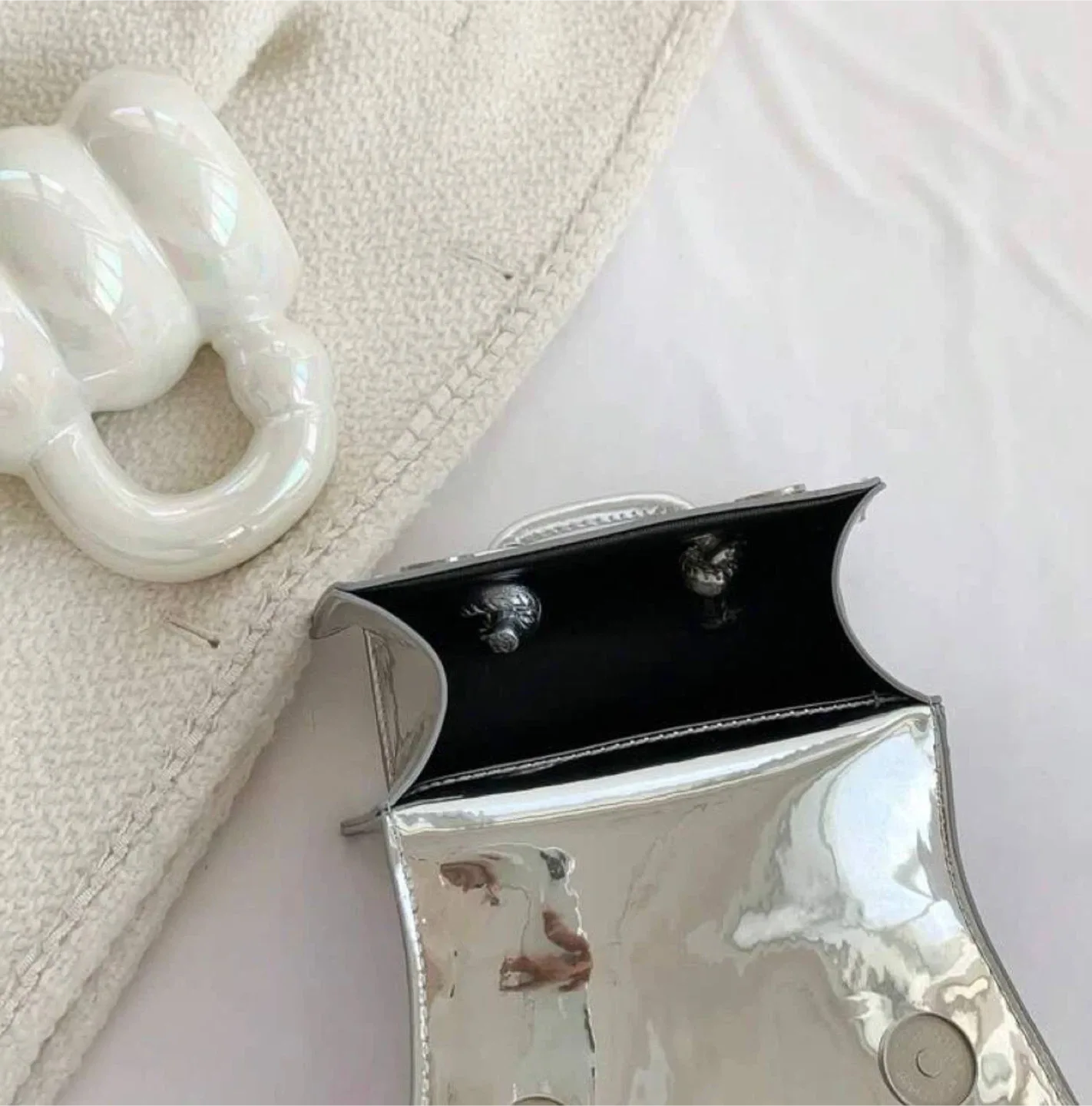 Silver mini mirror bag with chain strap image indicator(8)