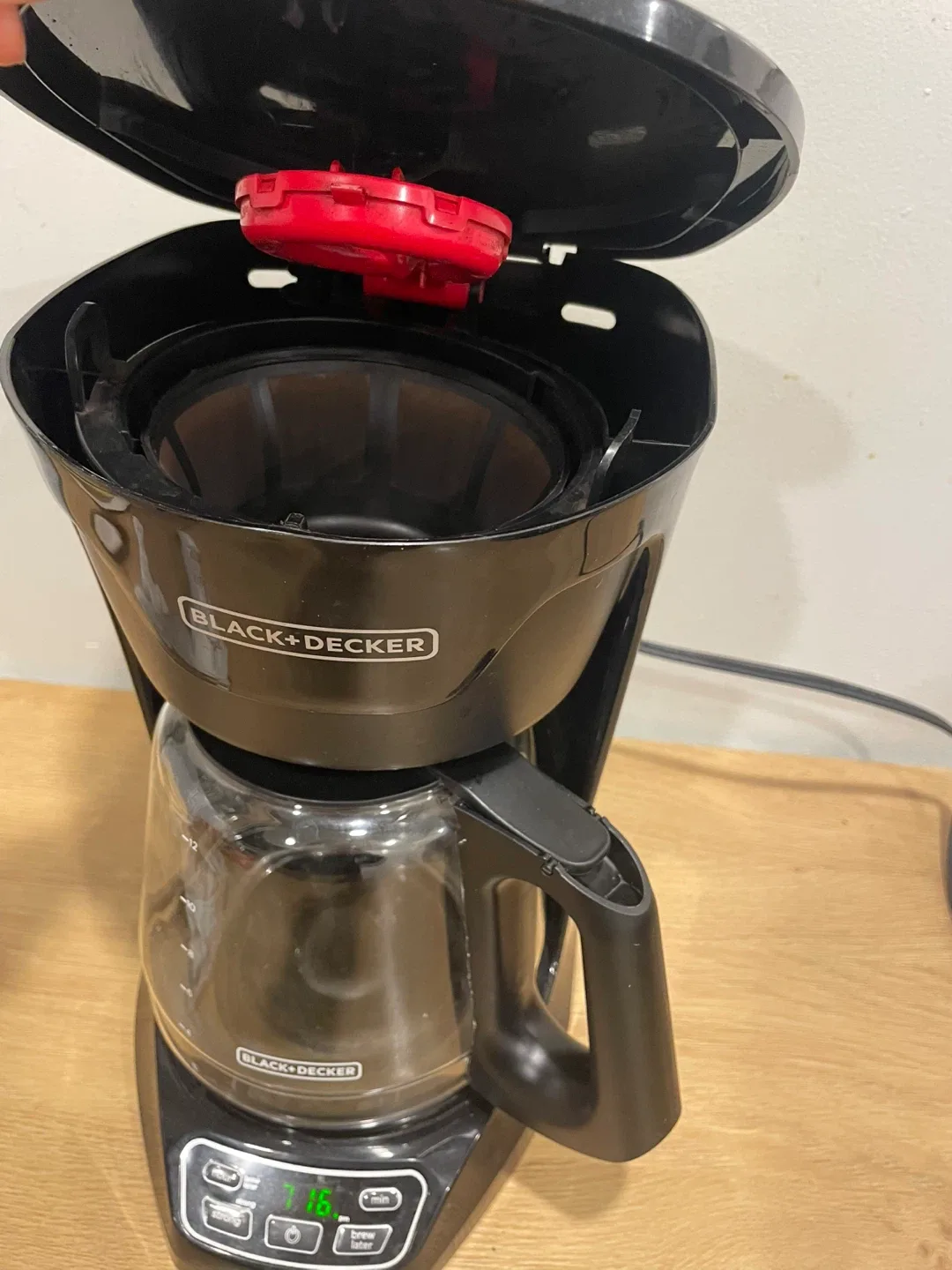 Black + Decker 12-Cup Coffee Maker image indicator(2)