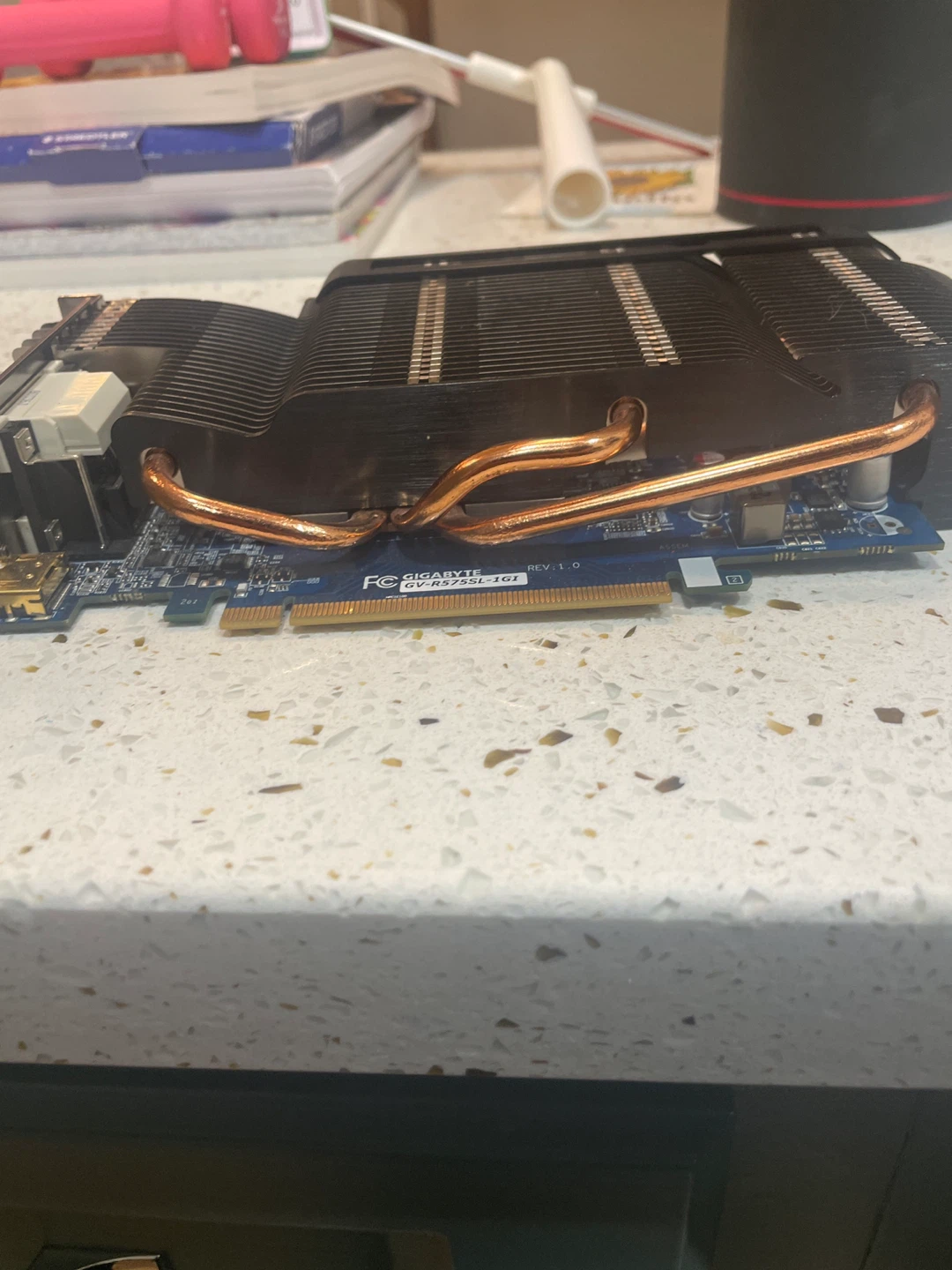Gigabyte GV-R577SL-1GD Graphics Card - photo 2