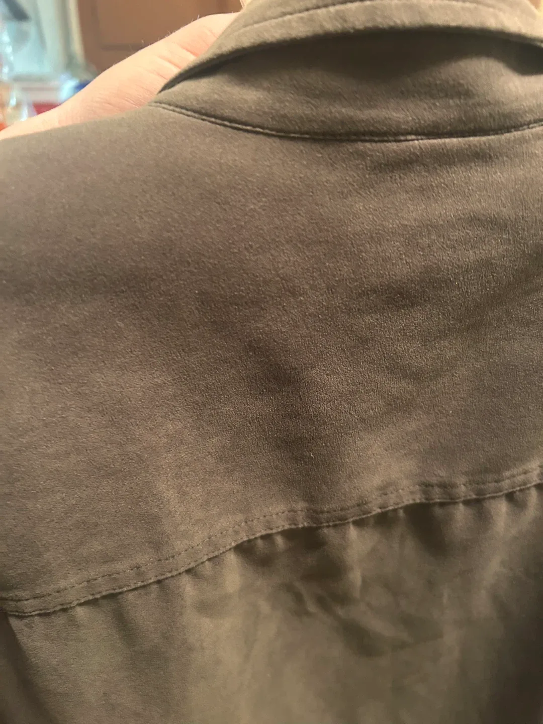 Lot of 2 MENs Firethorn and Vanderbilt XXL Button Up Shirts image indicator(9)