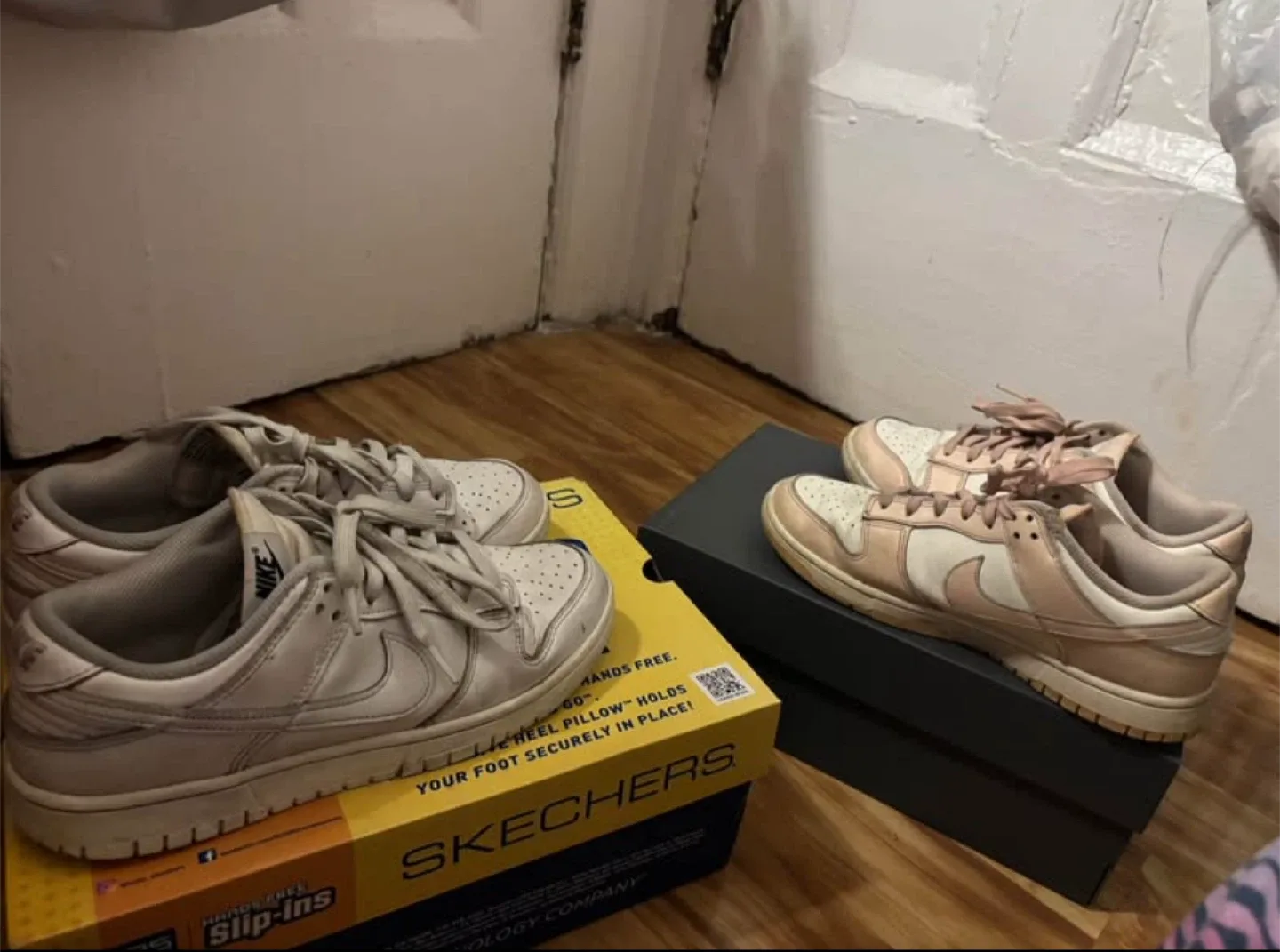 Nike Dunk Low Sneakers - Size 9.5&10 image indicator(5)