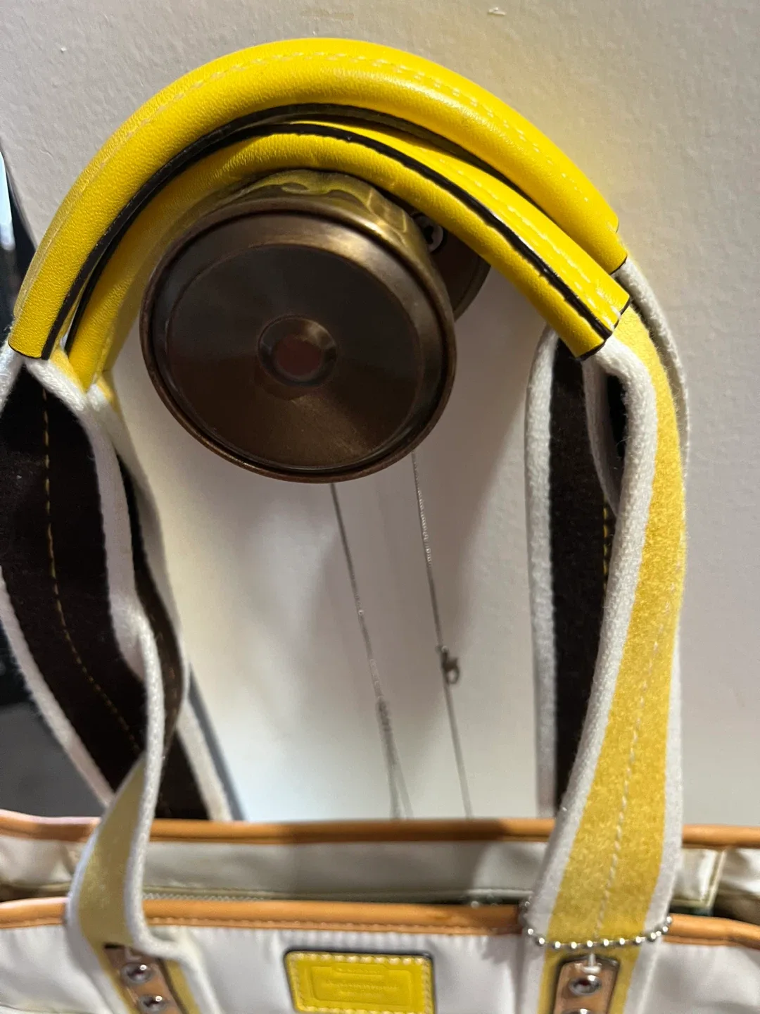 VINTAGE Coach White & Yellow Handbag image indicator(5)