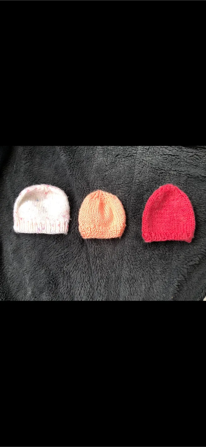 Preemie Baby Onesies and Hats Bundle image indicator(3)