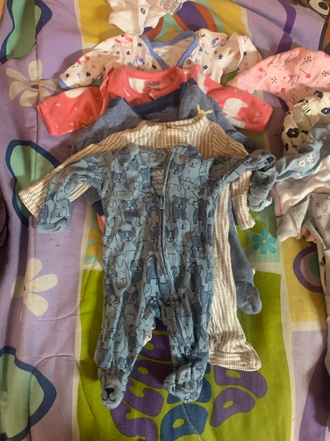 Preemie Baby Onesies and Hats Bundle image indicator(4)