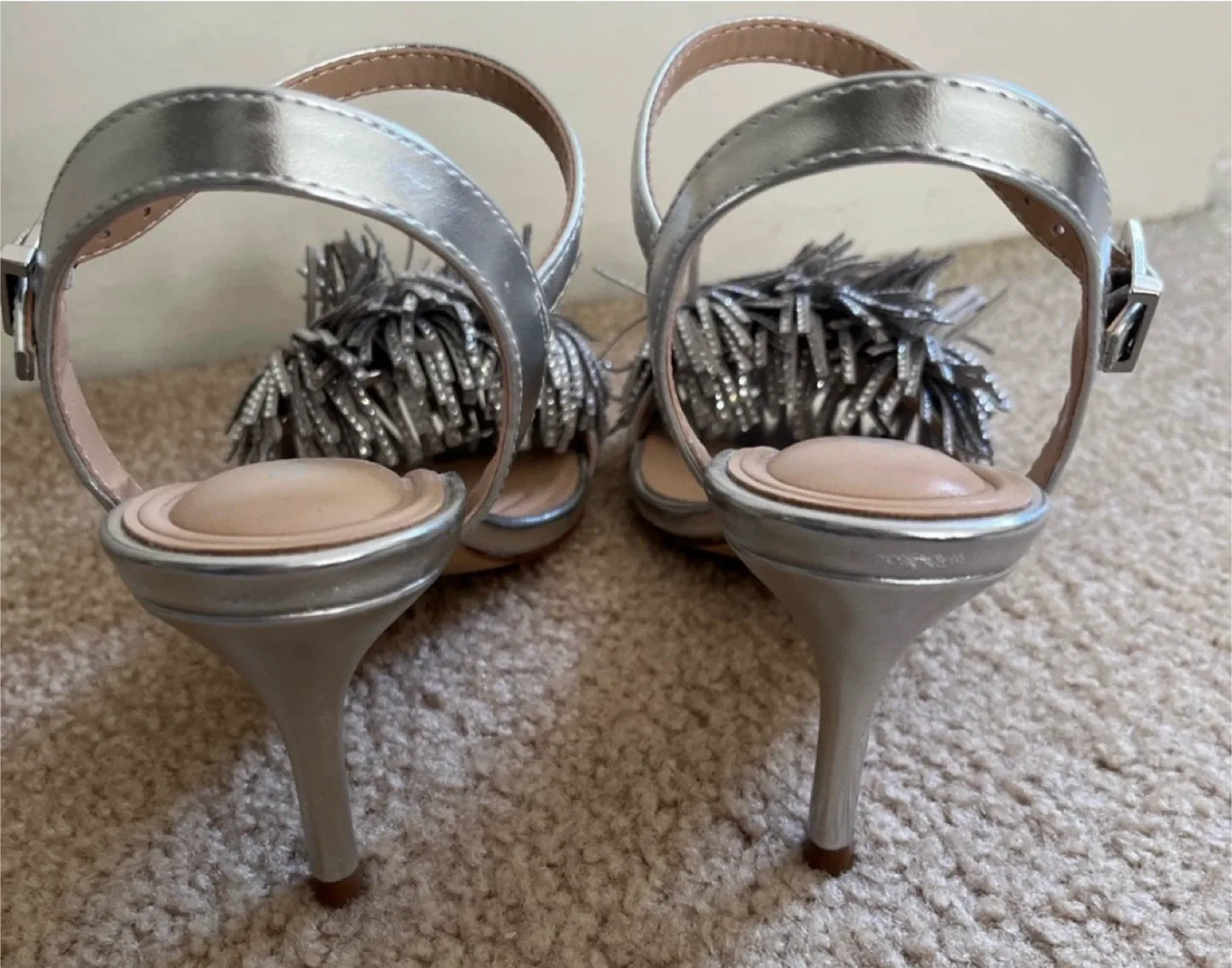 Charles Silver Heels - Size 7 image indicator(4)