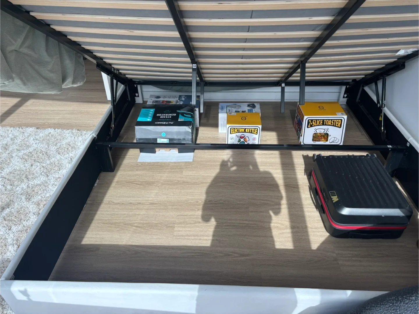 King bed + mattress (76*80inches) image indicator(3)