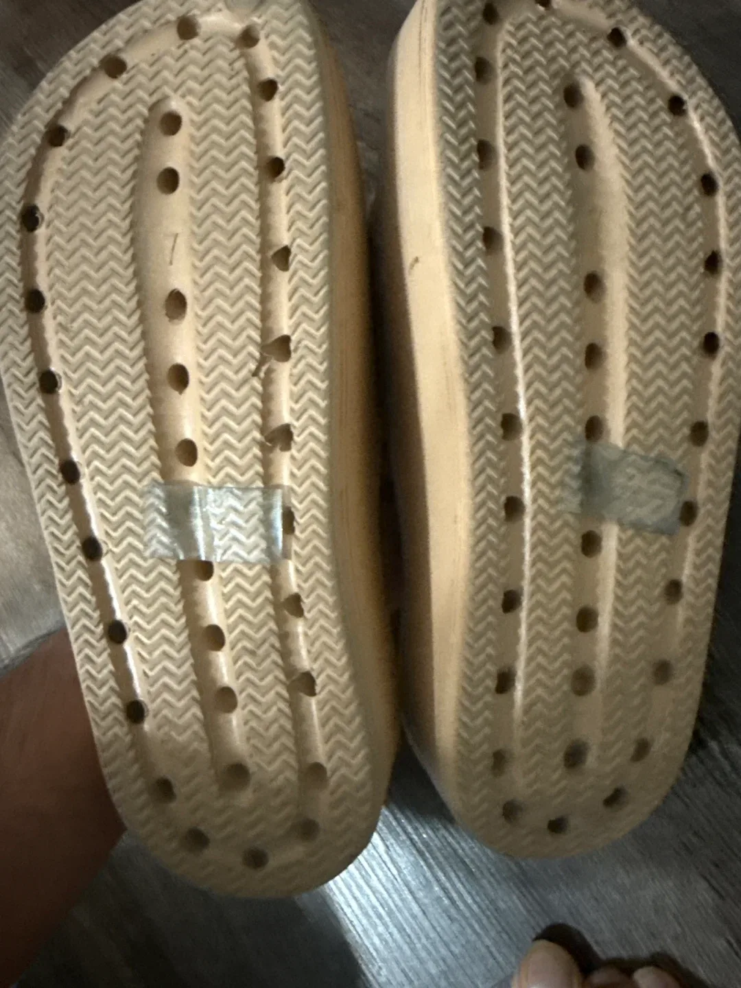 Refuge 7 Beige Slides Size 7 image indicator(4)