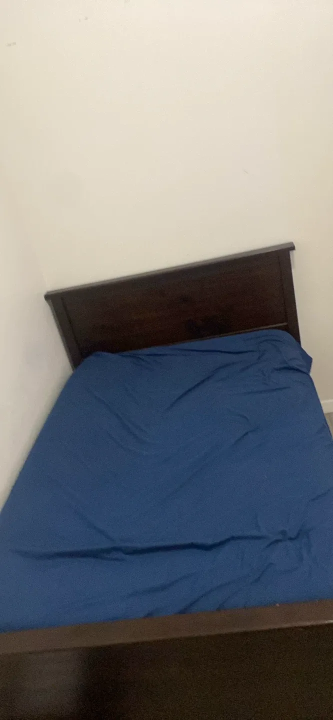 Queen Size Dark Wood Bed Frame image indicator(2)