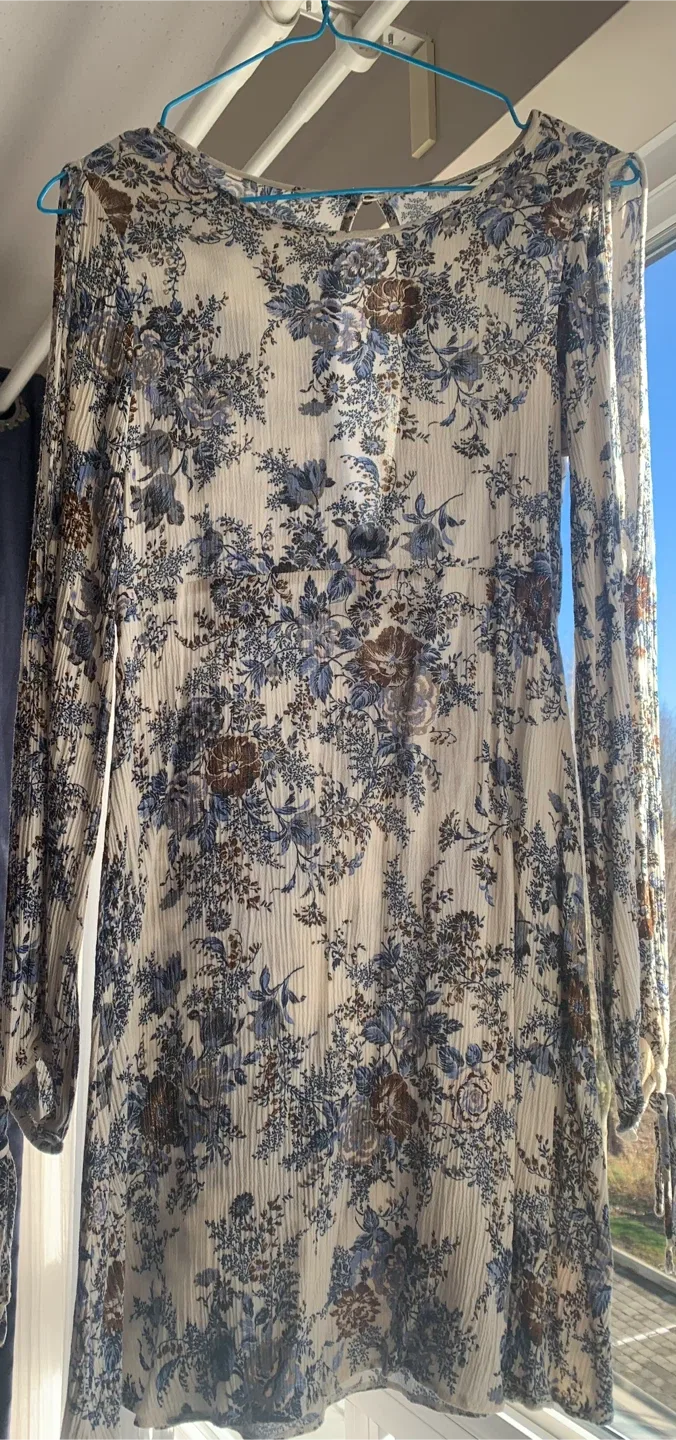 American Eagle Outfitters Floral Dress - XXS image indicator(3)