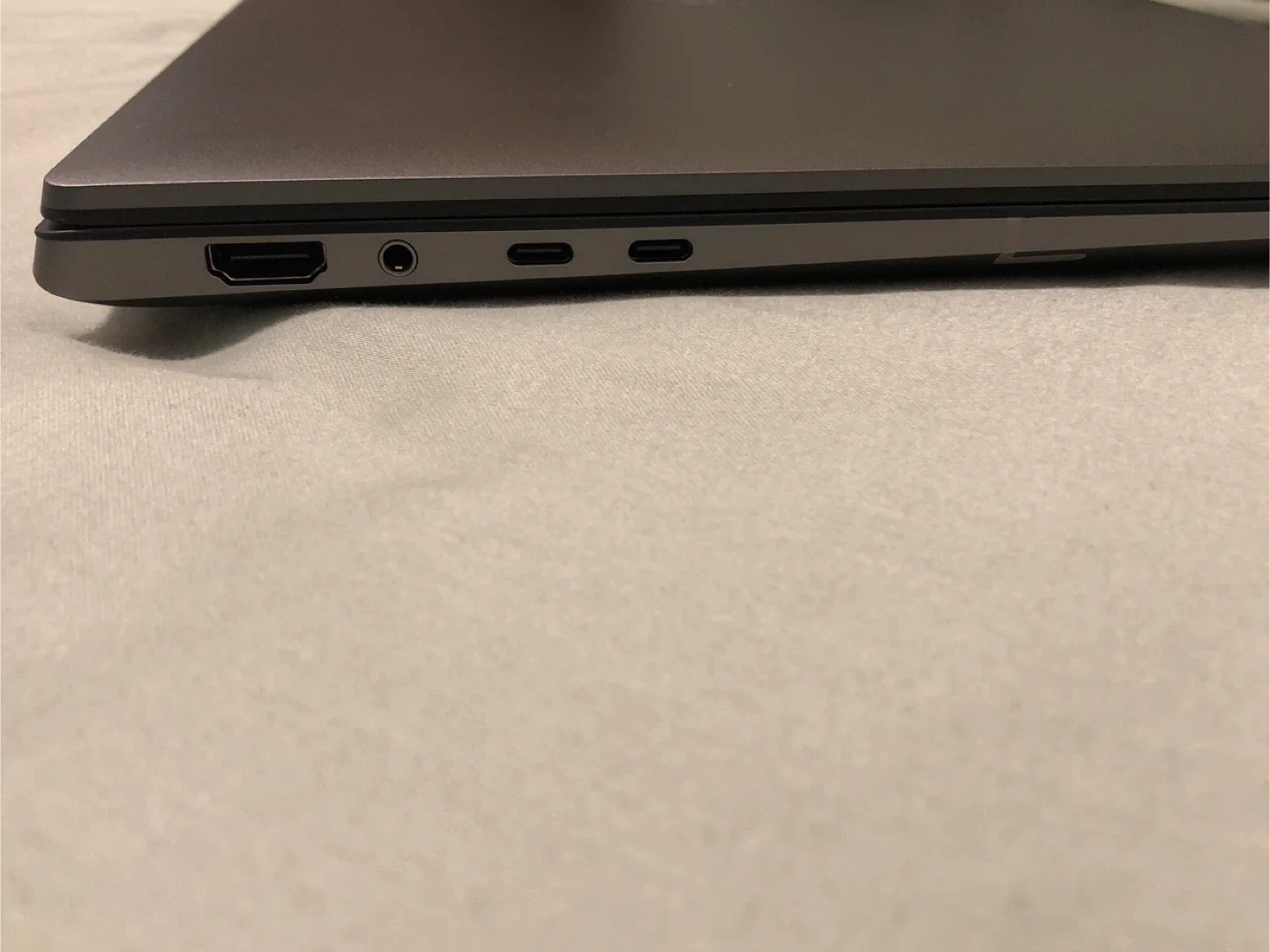 Dell Precision 5690 Laptop image indicator(7)