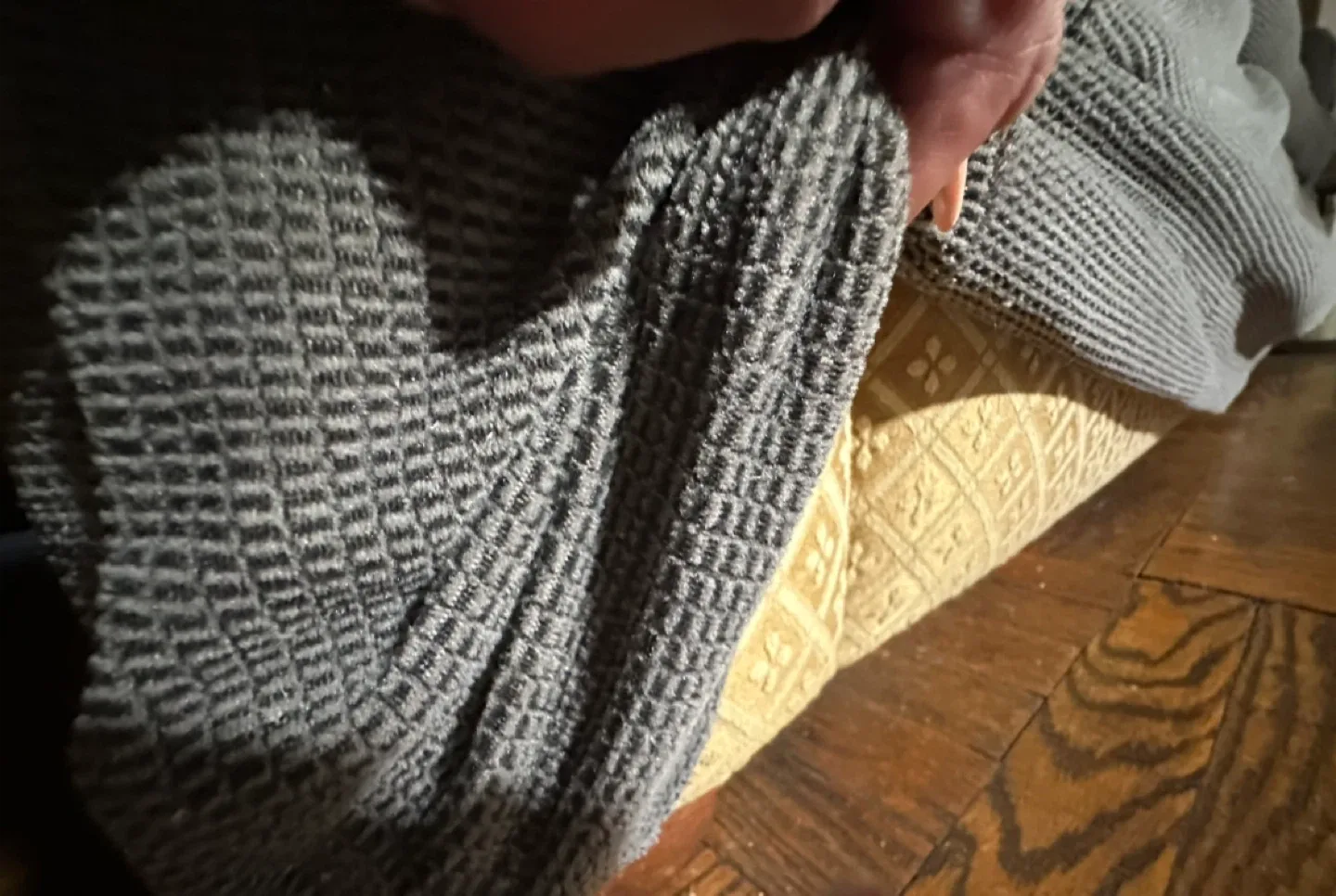 Gray Sofa image indicator(6)