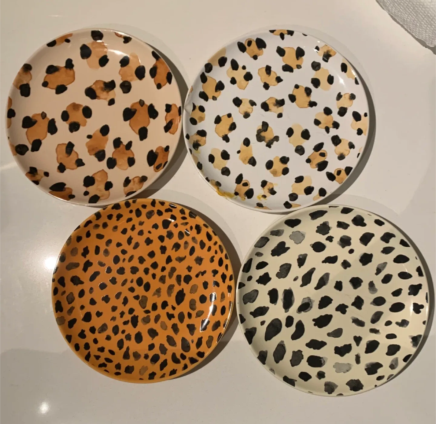 🤎 Set of 4 Appetizer/Desert Plates - Fun Leopard Prints! 🐆🐆🐆 image indicator(2)