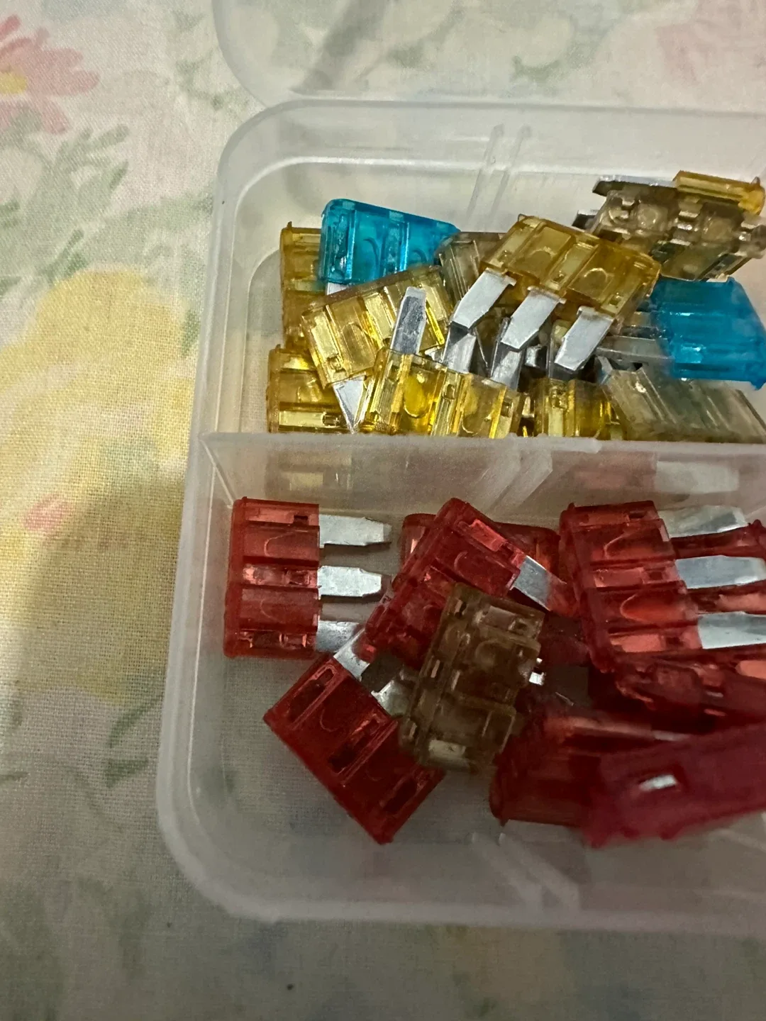 Assorted Automotive Fuses image indicator(3)