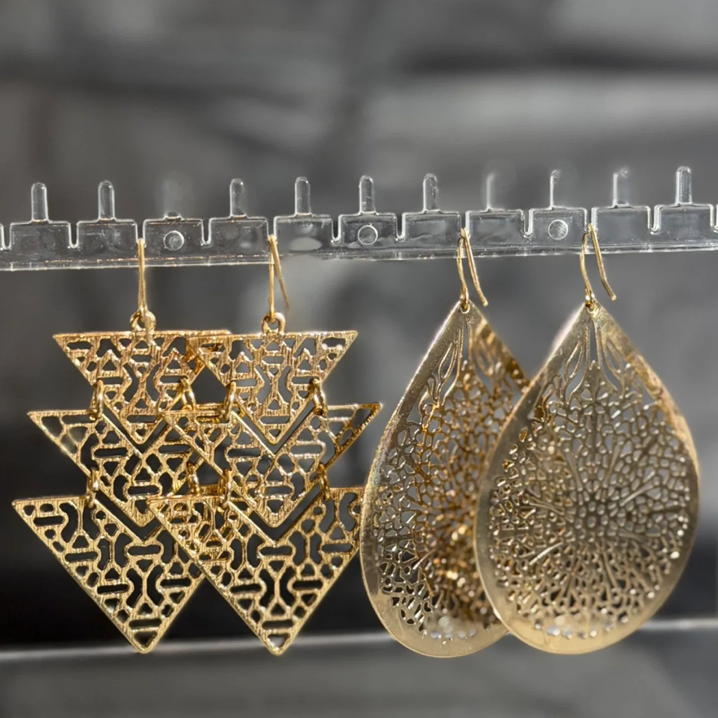 Gold Tone Earrings image indicator(3)