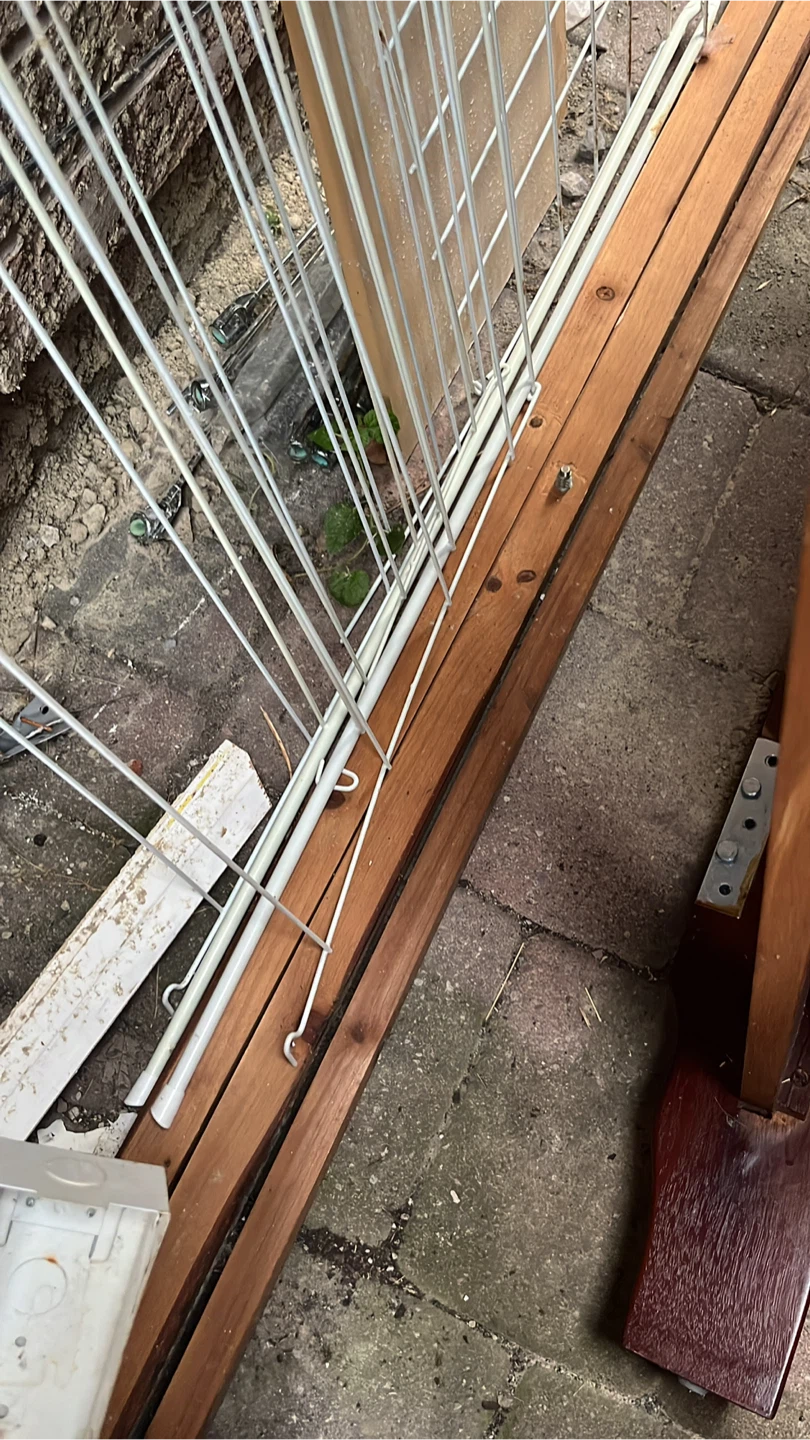 Queen Bed - frame only - photo 5