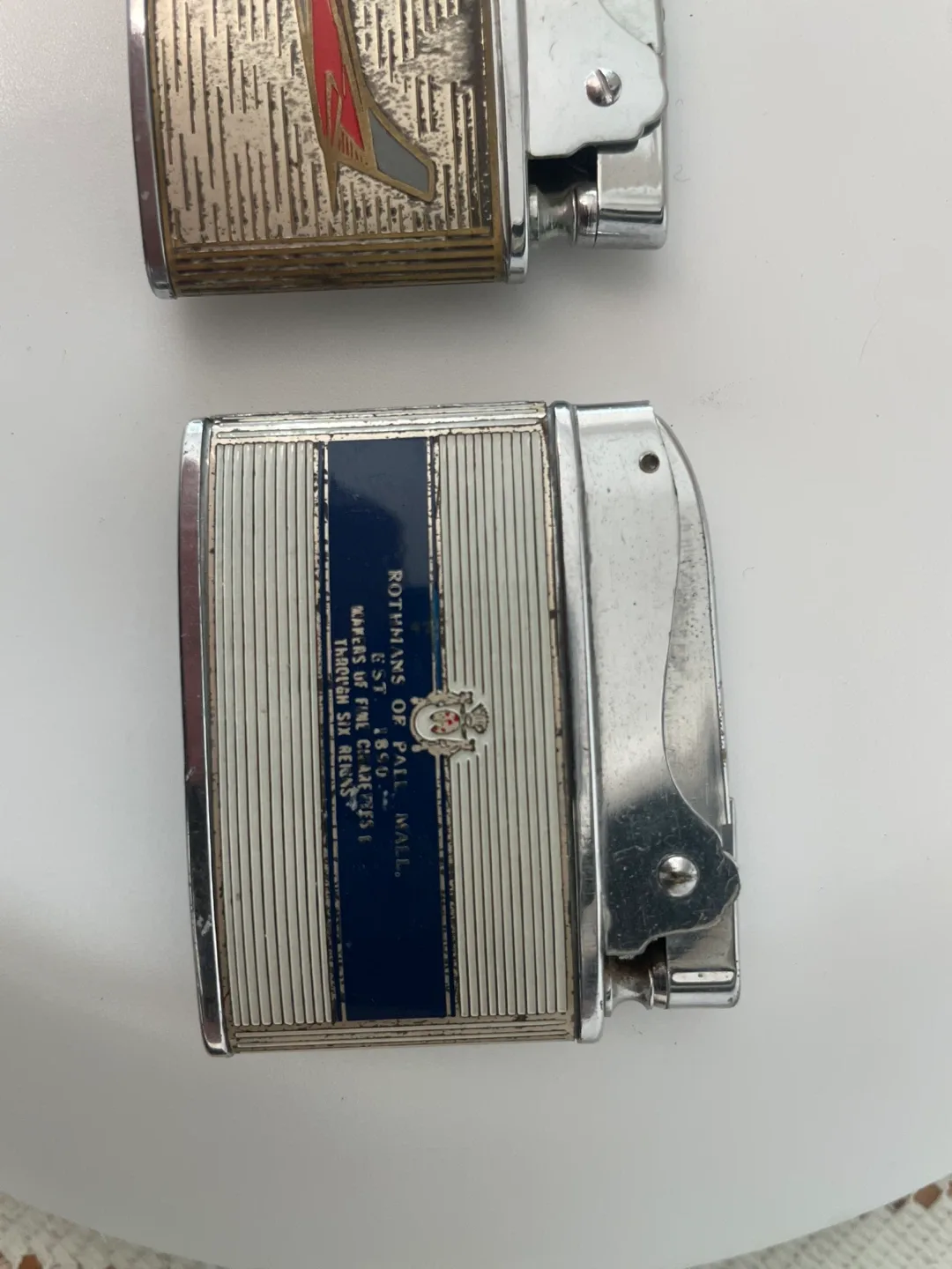 Vintage Cigarette Lighters image indicator(5)