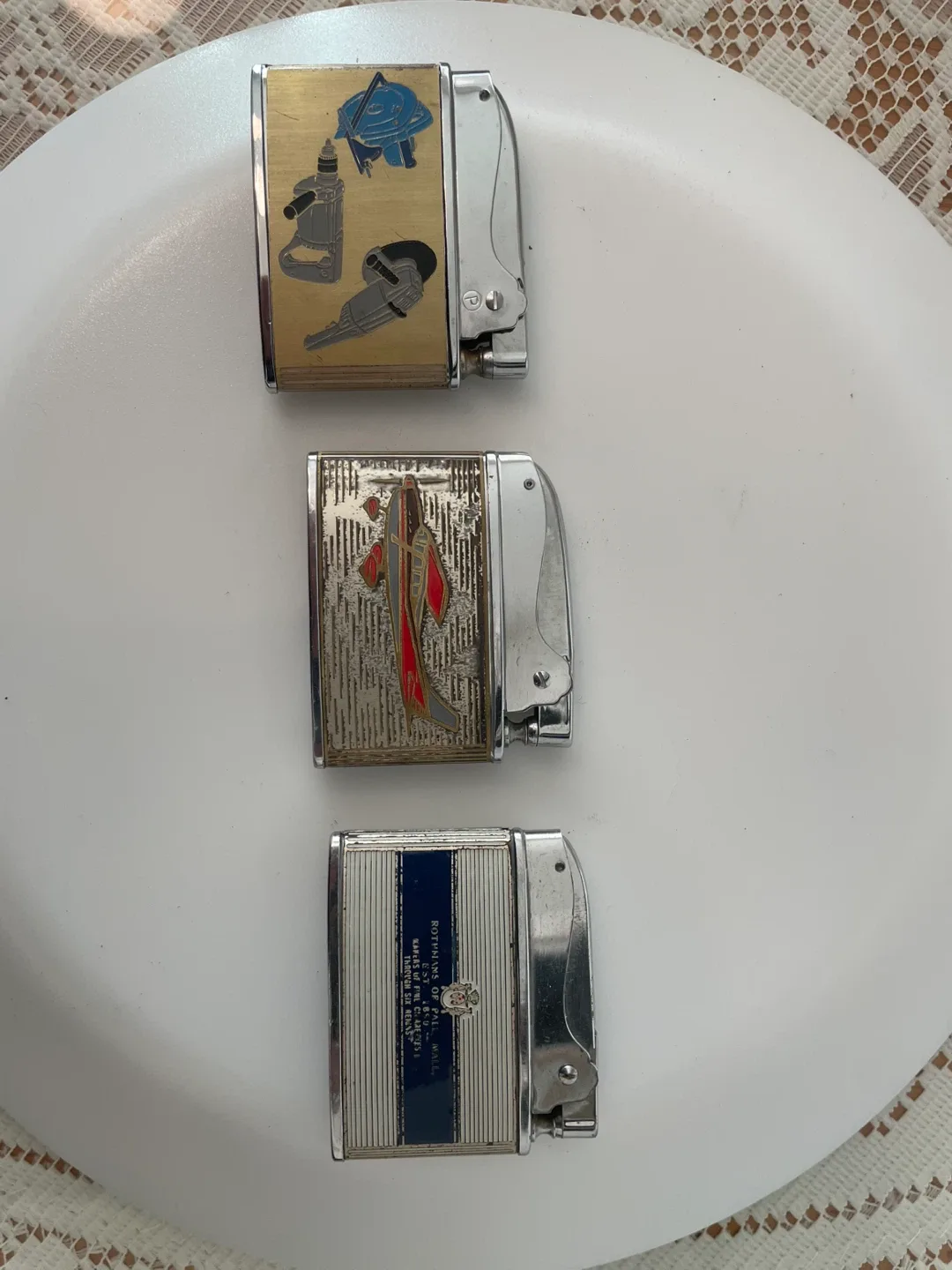 Vintage Cigarette Lighters image indicator(6)