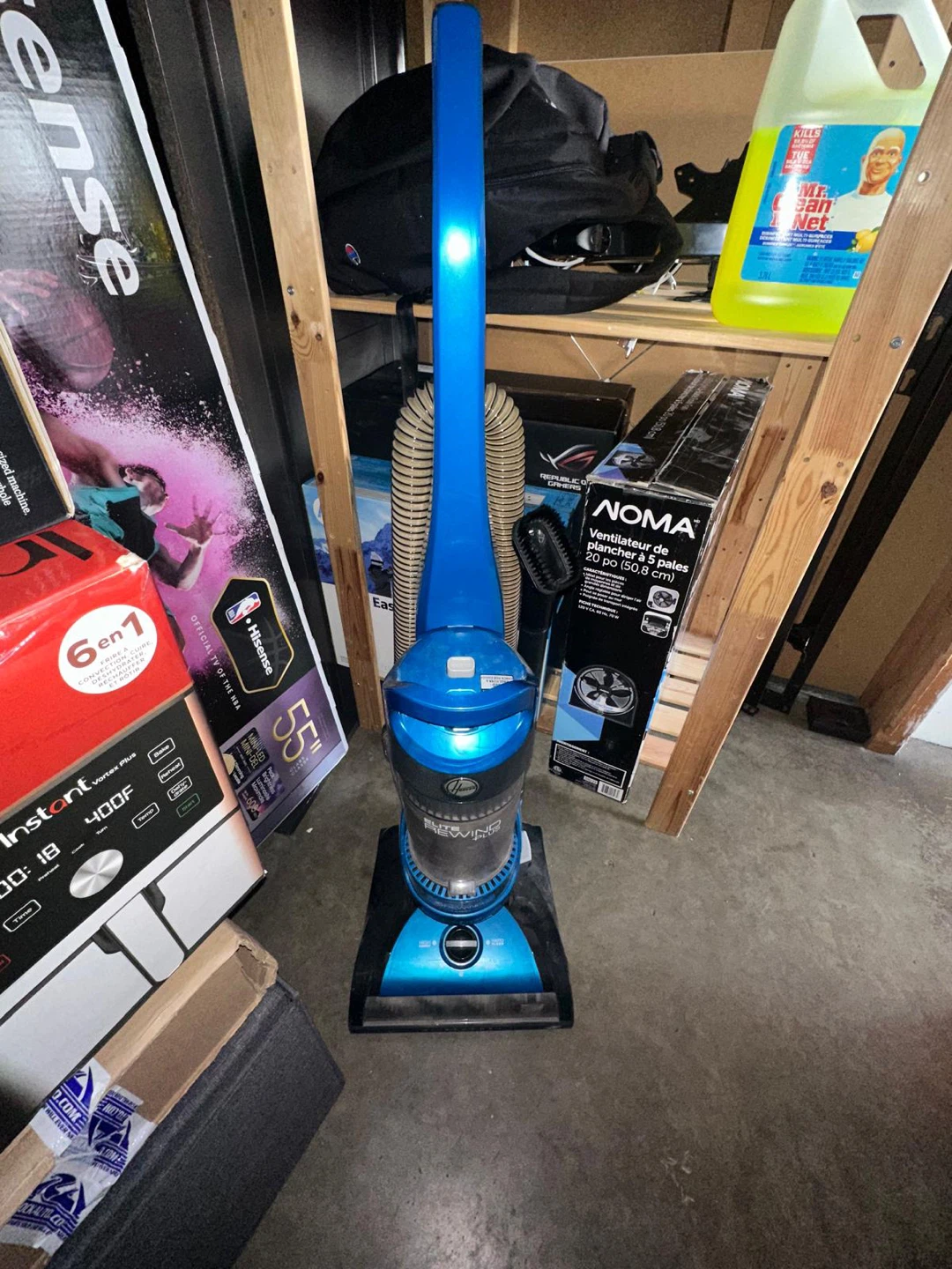Hoover WindTunnel Vacuum - Blue