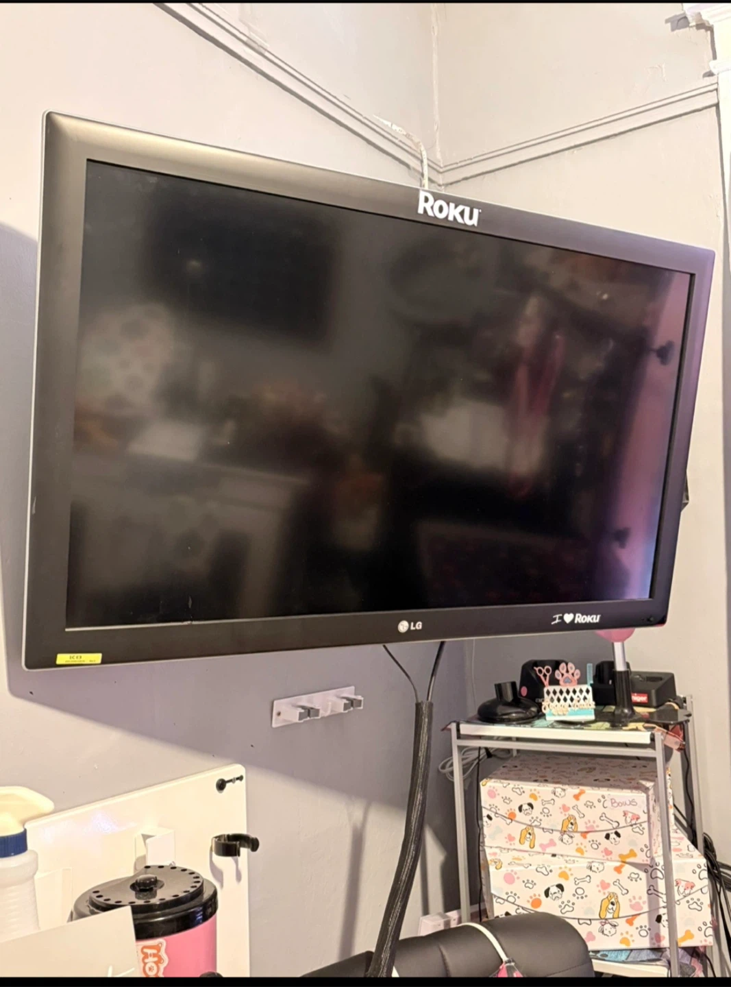 43” TV by LG