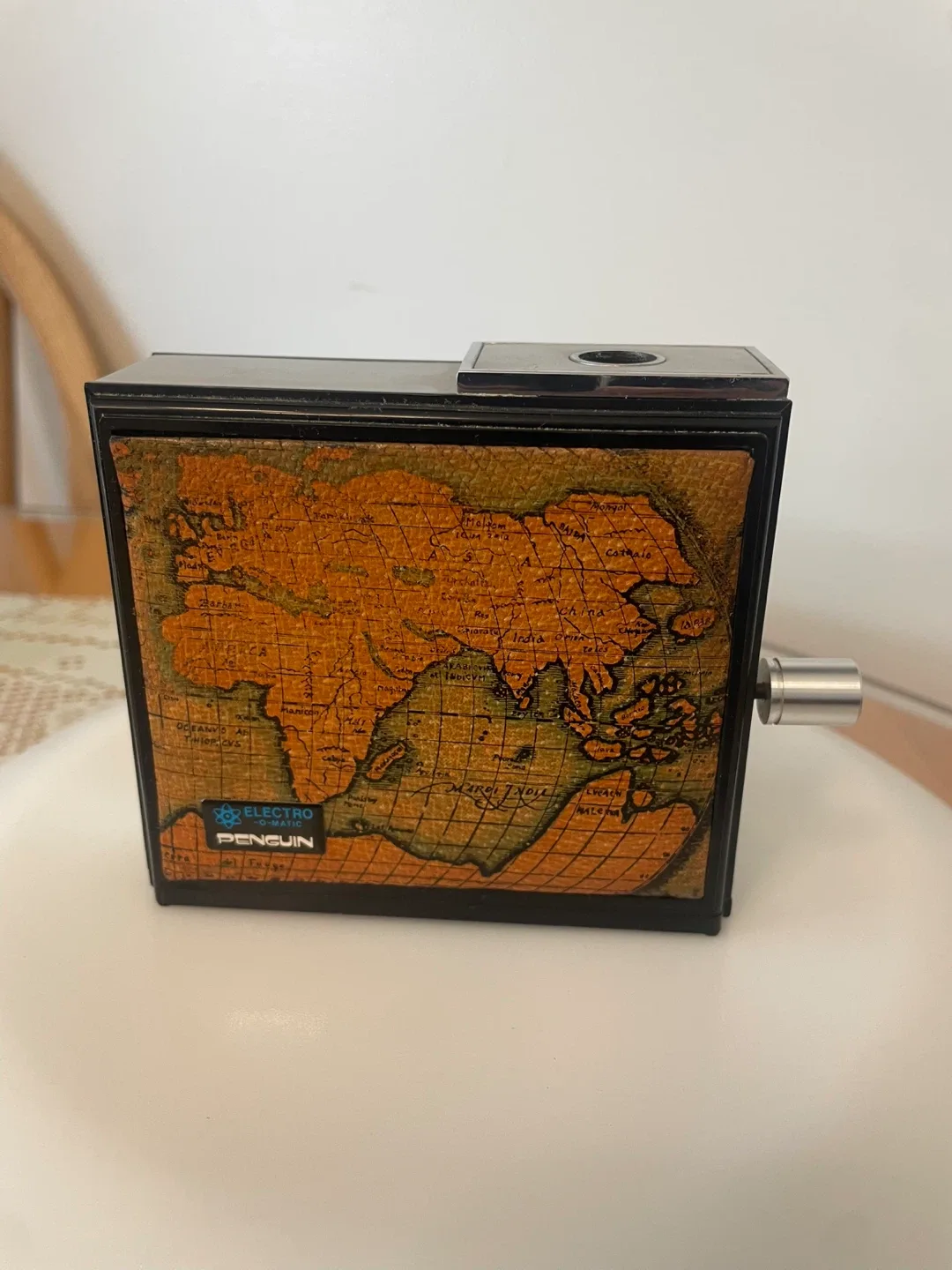 Vintage Lighters - Collectible image indicator(9)