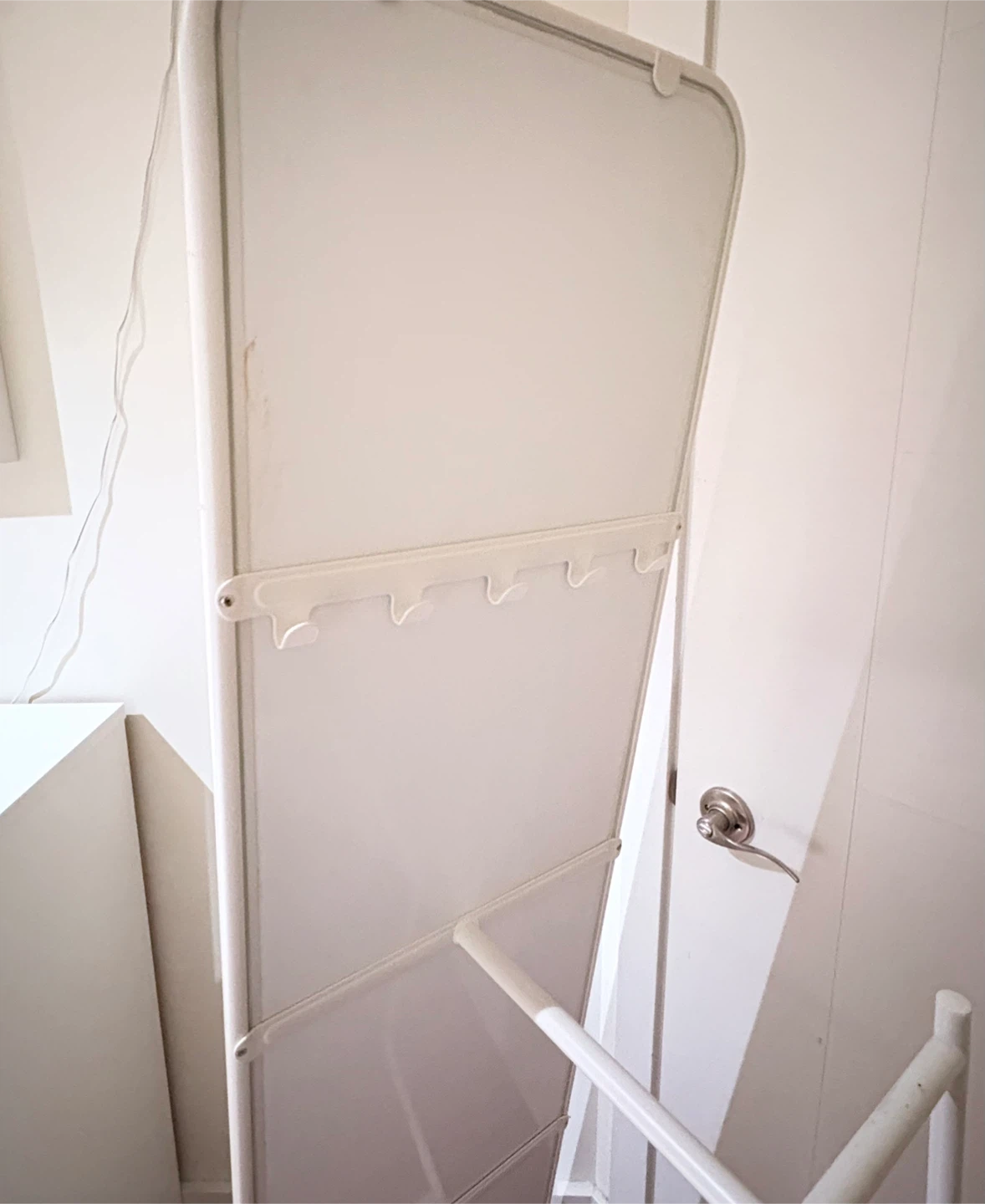 White Standing Mirror with Rack - photo 3