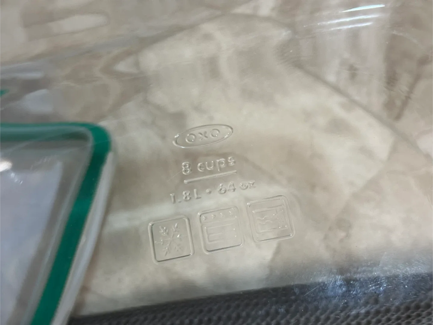 OXO & Snapware Airtight Food Containers (set of 2; like-NEW) image indicator(6)