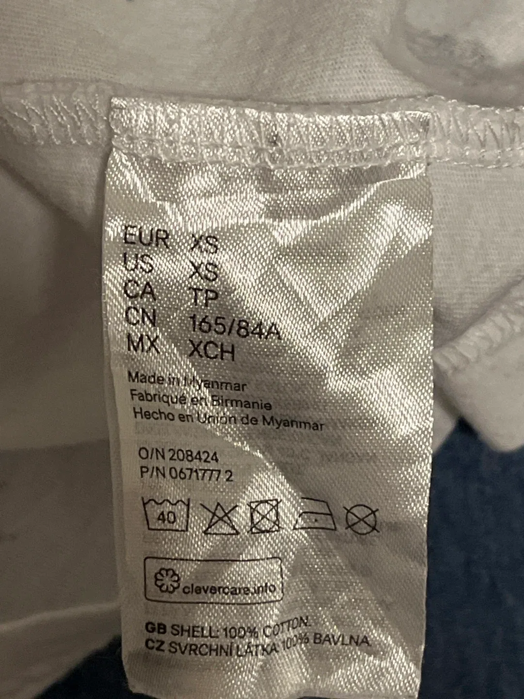 H&M White Patterned T-Shirt - XS image indicator(2)