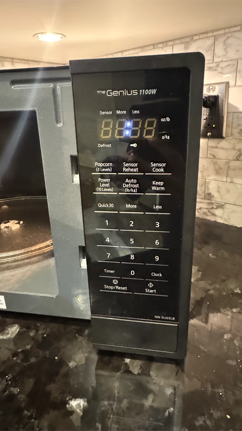 Panasonic The Genius 1100W Microwave - Black - photo 3