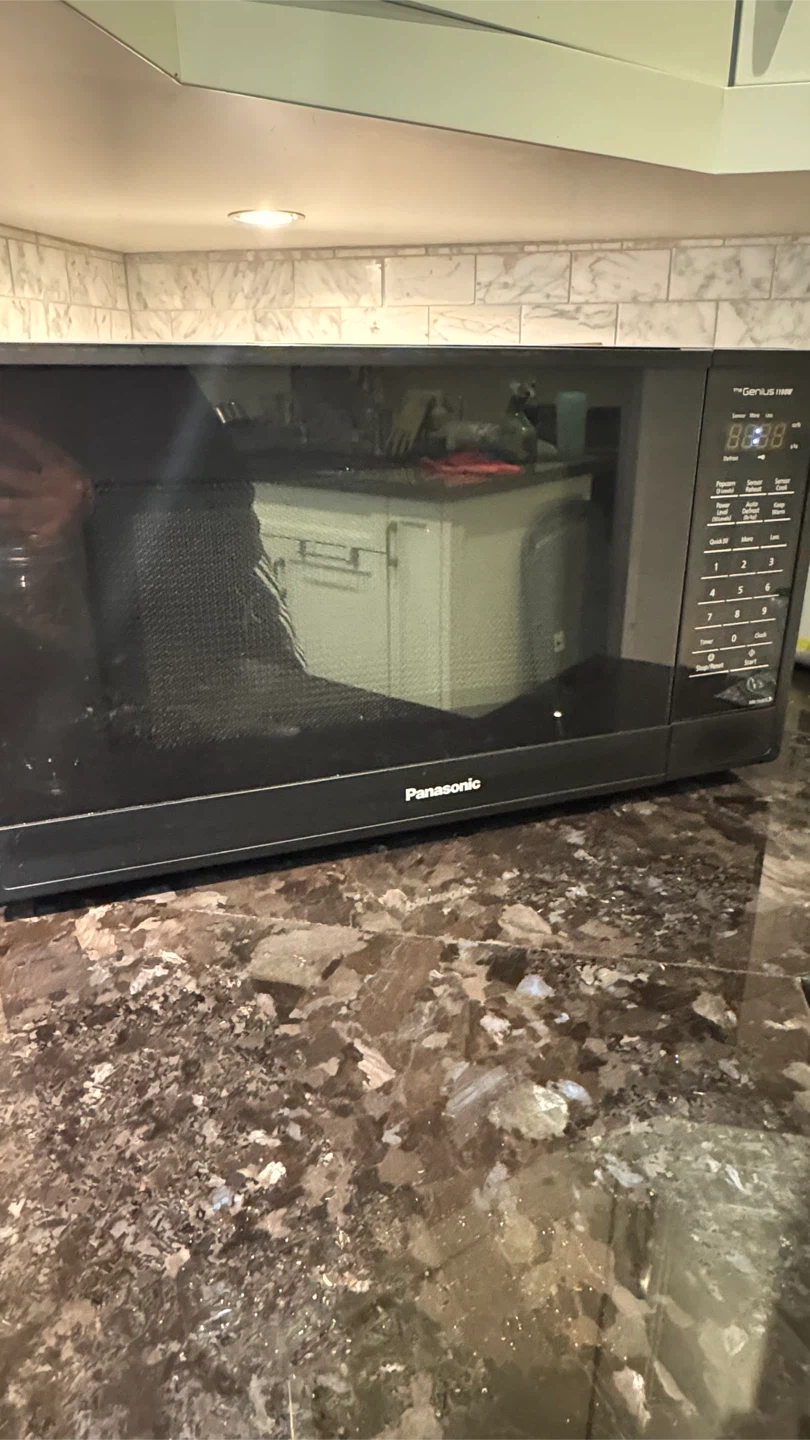 Panasonic The Genius 1100W Microwave - Black - photo 2