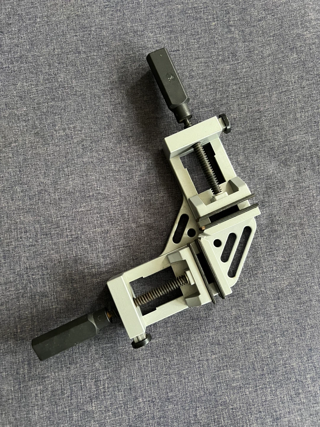 Craftsman corner clamp