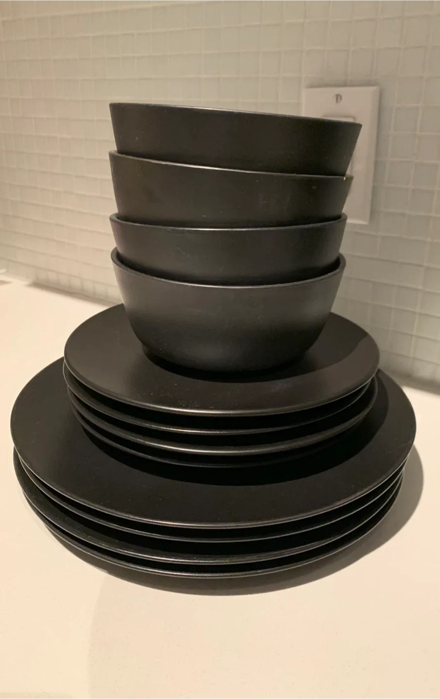 Black Dinnerware Set (Plates & Bowls) image indicator(2)