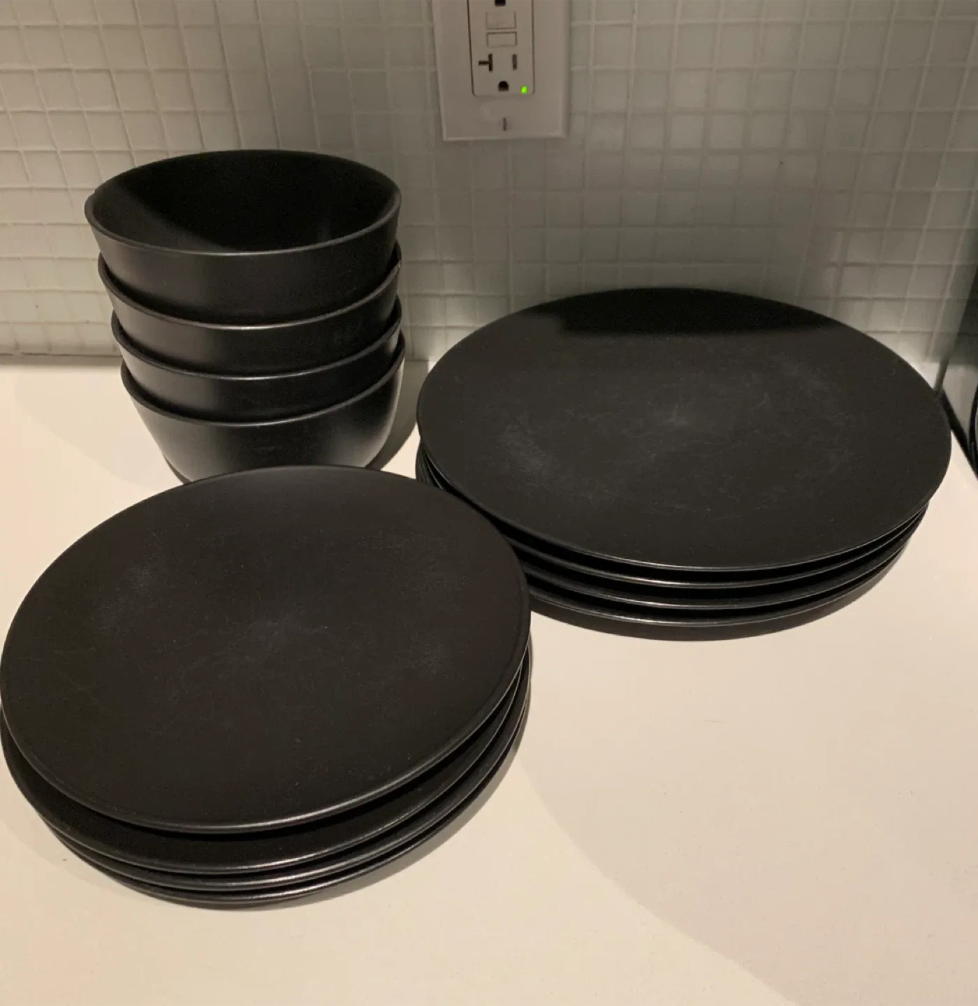 Black Dinnerware Set (Plates & Bowls) image indicator(3)