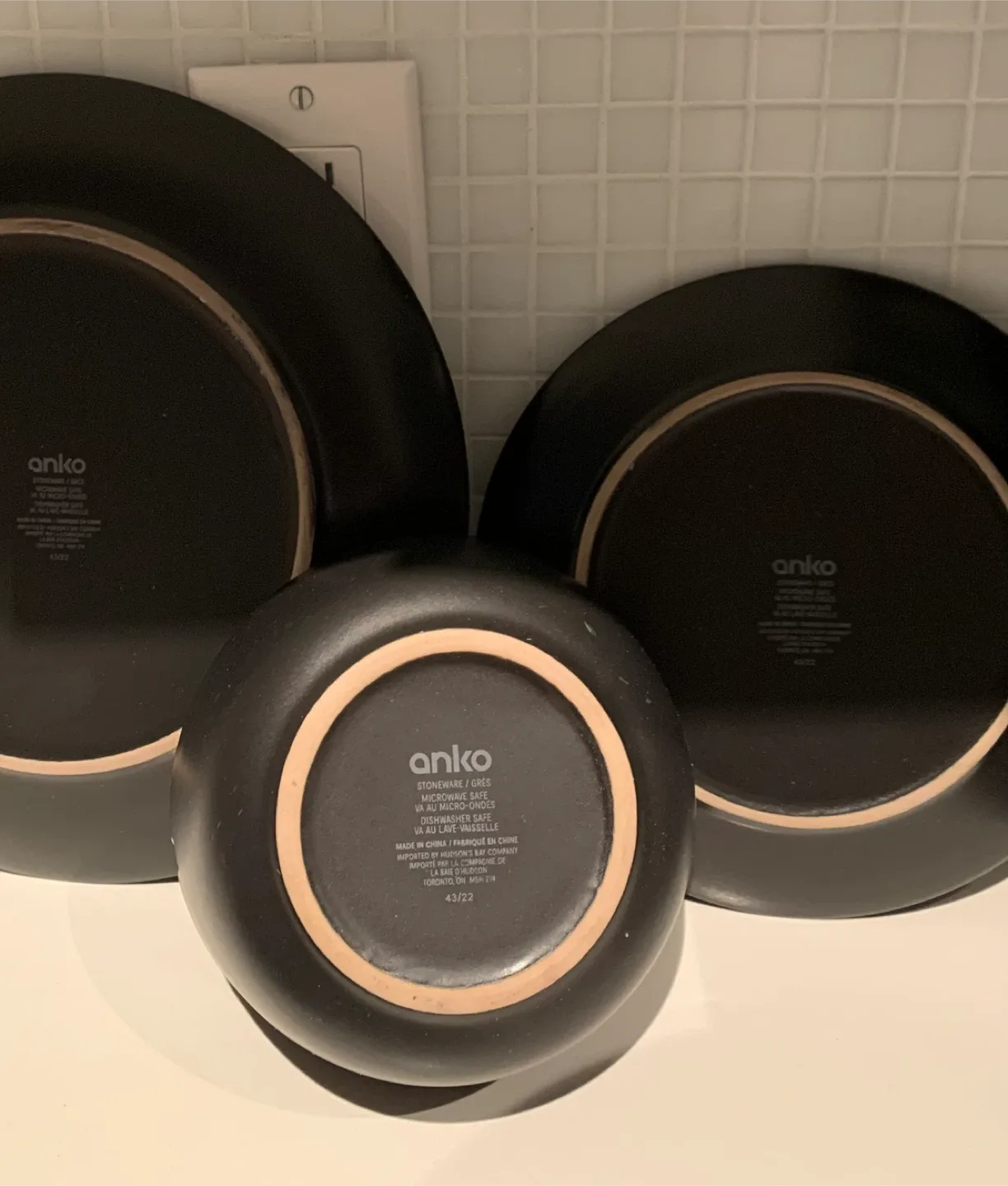 Black Dinnerware Set (Plates & Bowls) image indicator(4)