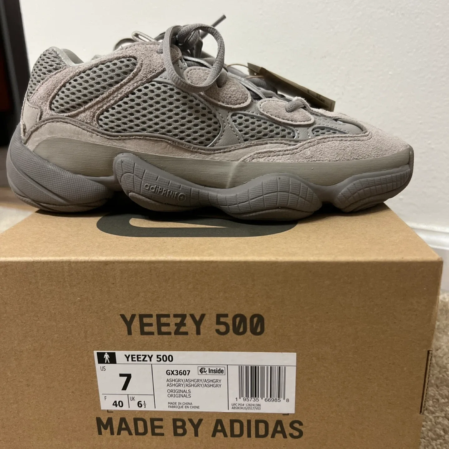 Adidas Yeezy 500 image indicator(3)