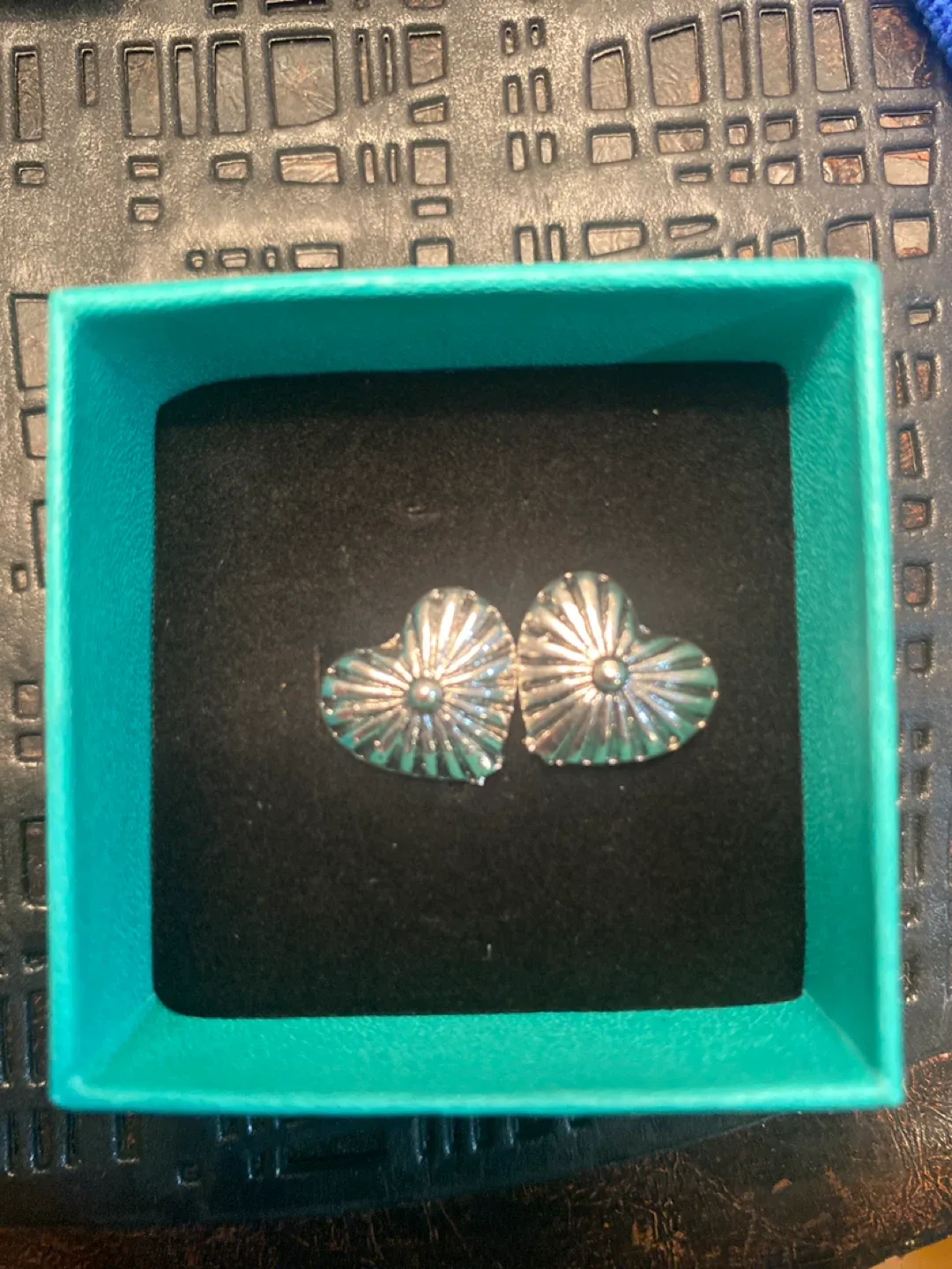 Silver Heart Earrings thumbnail
