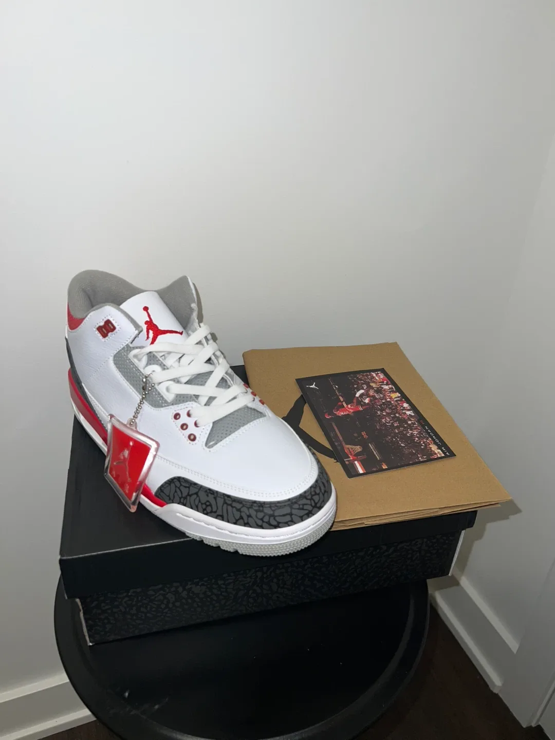 New Air Jordan 3 Retro White/Red Size 11 image indicator(2)
