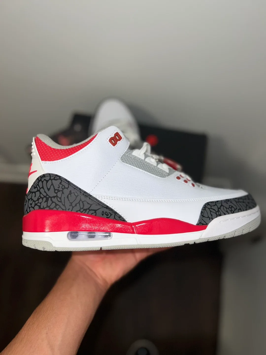 New Air Jordan 3 Retro White/Red Size 11 image indicator(4)