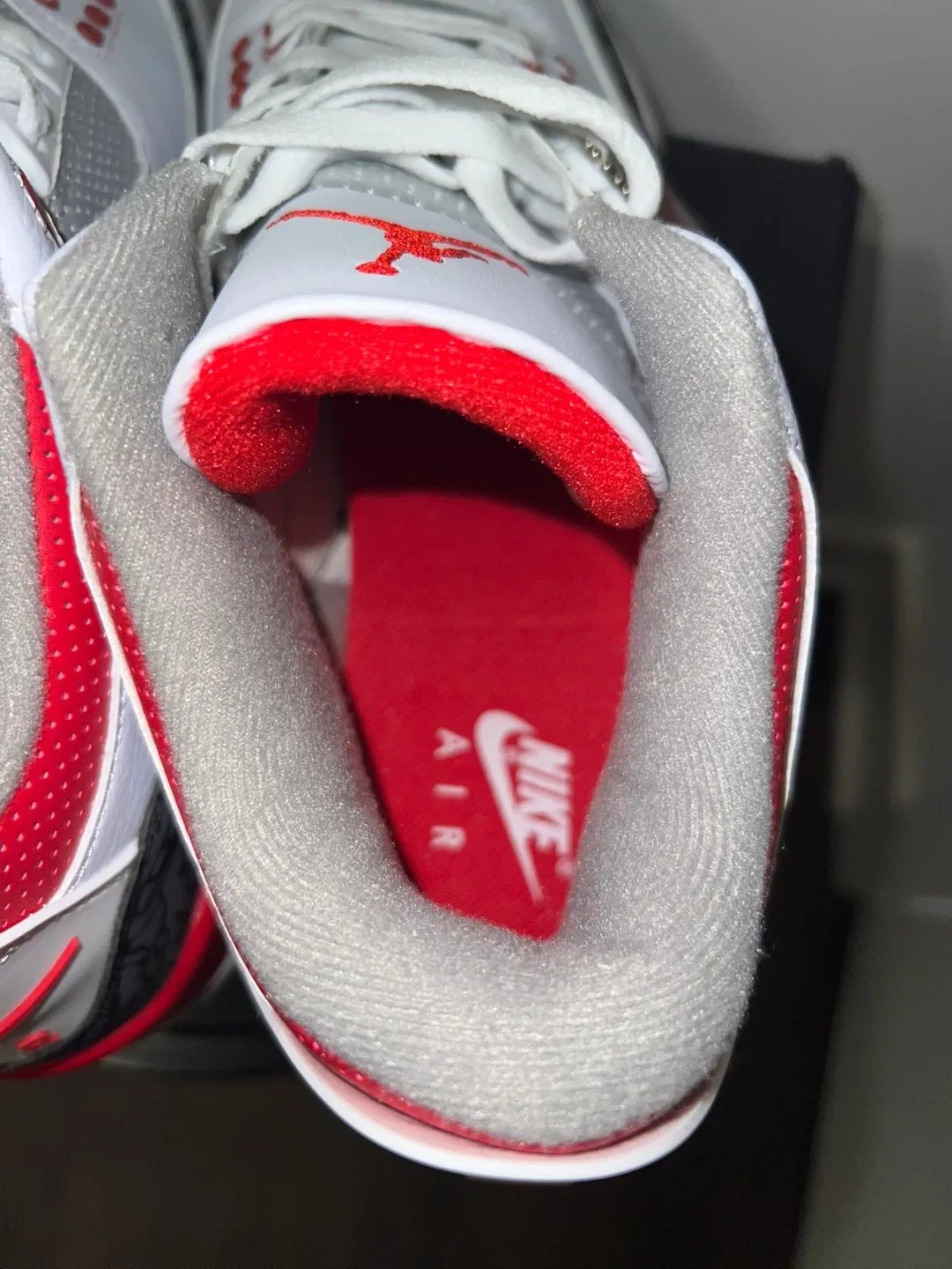 New Air Jordan 3 Retro White/Red Size 11 image indicator(7)