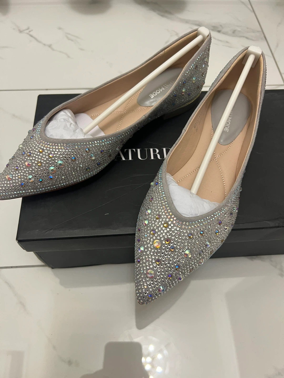 Saturday Mode Rhinestone Flats - Size 5.5