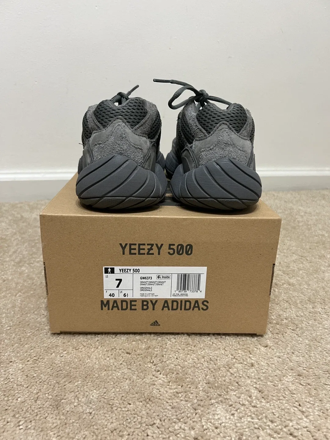 Adidas Yeezy 500 image indicator(2)