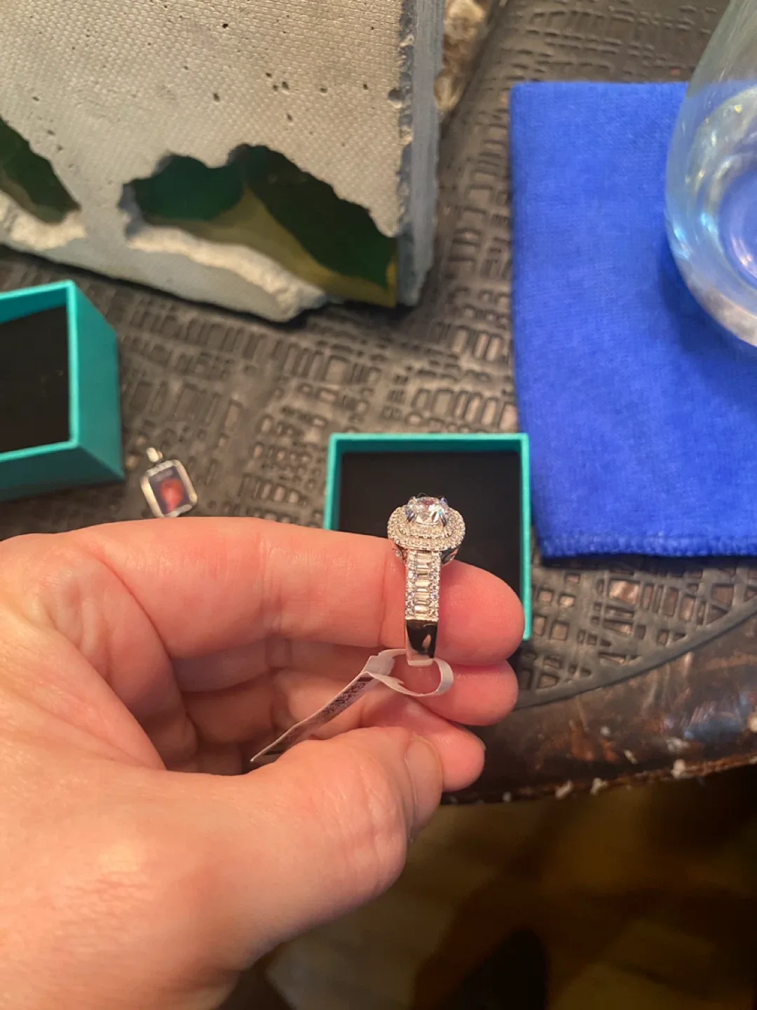 Silver ring with Cubic Zirconia image indicator(4)