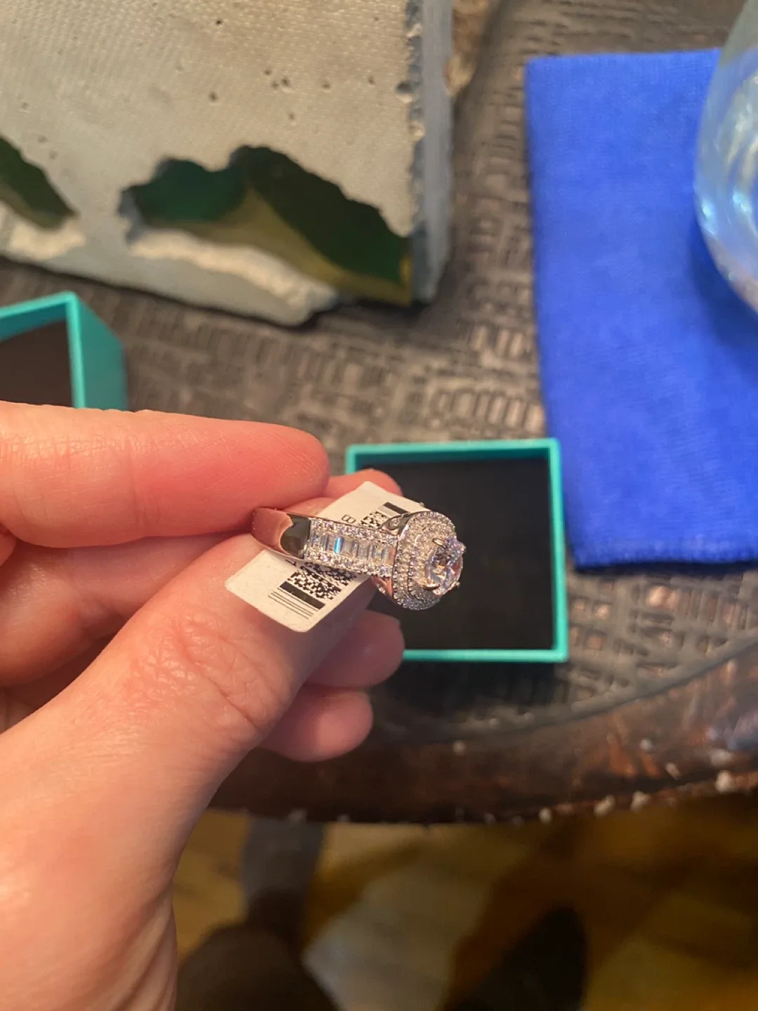 Silver ring with Cubic Zirconia image indicator(3)